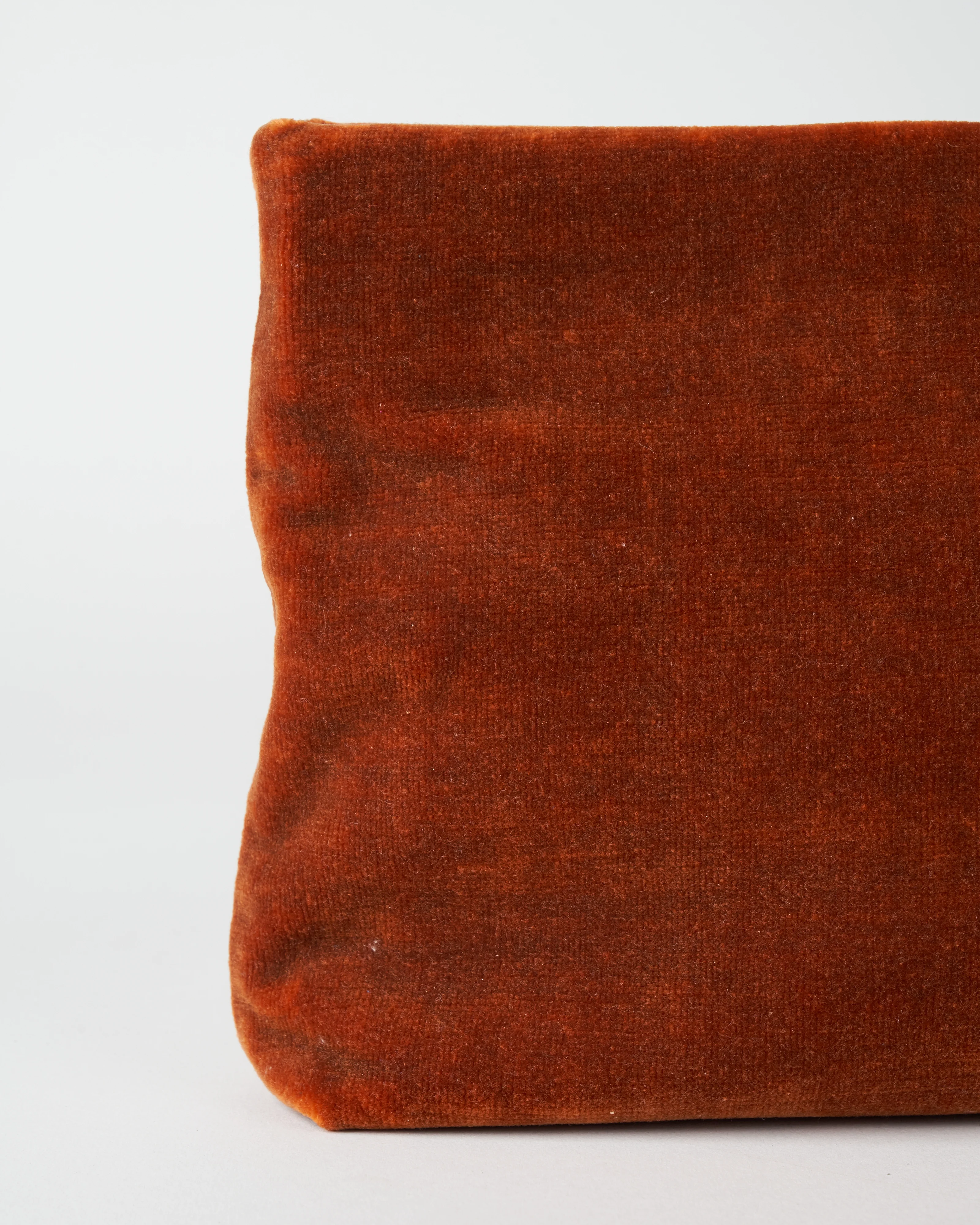 joan solid velvet bag w/ vintage chain - burnt orange - Image 4