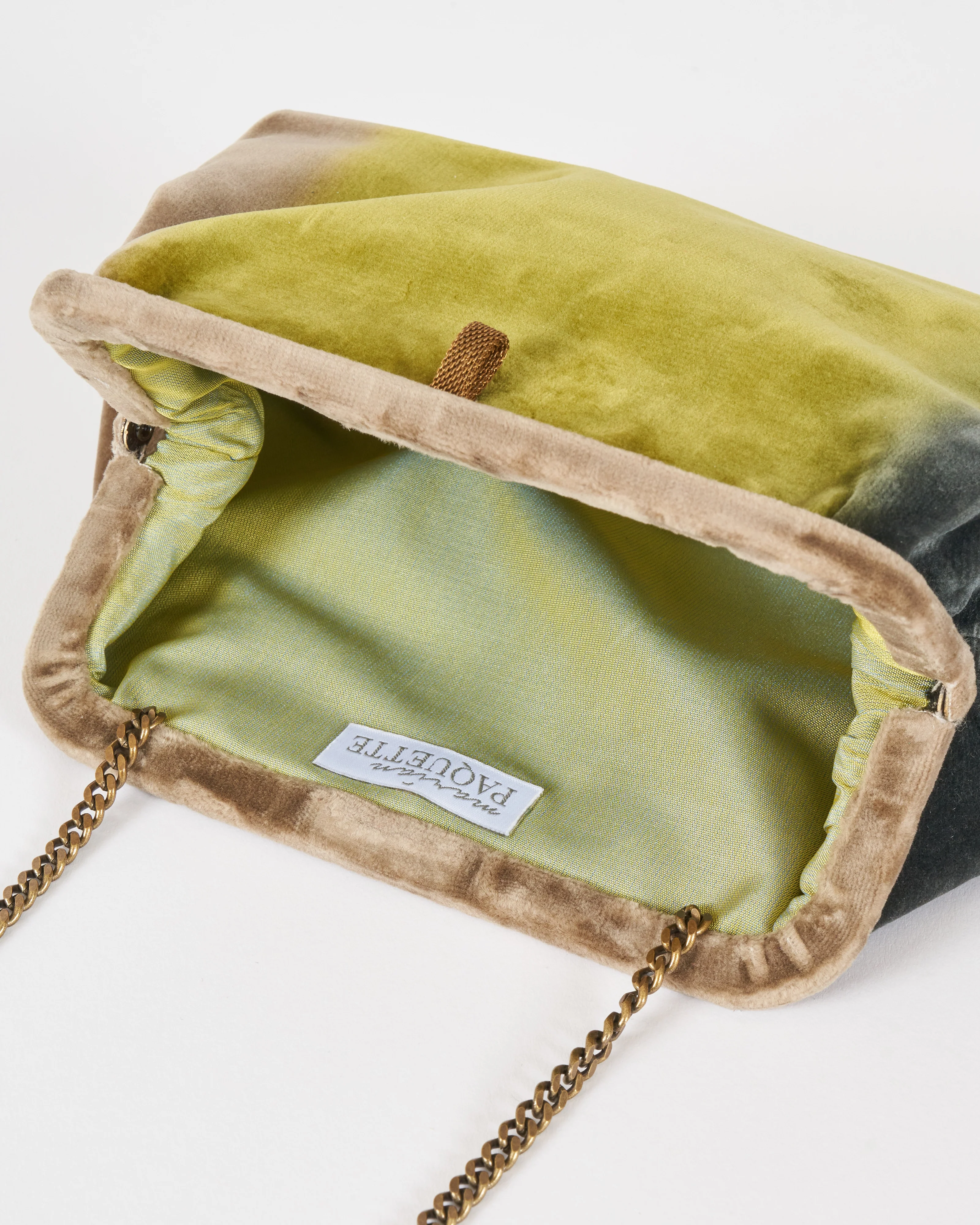 liette solid velvet clutch ombre - charcoal/green - Image 4