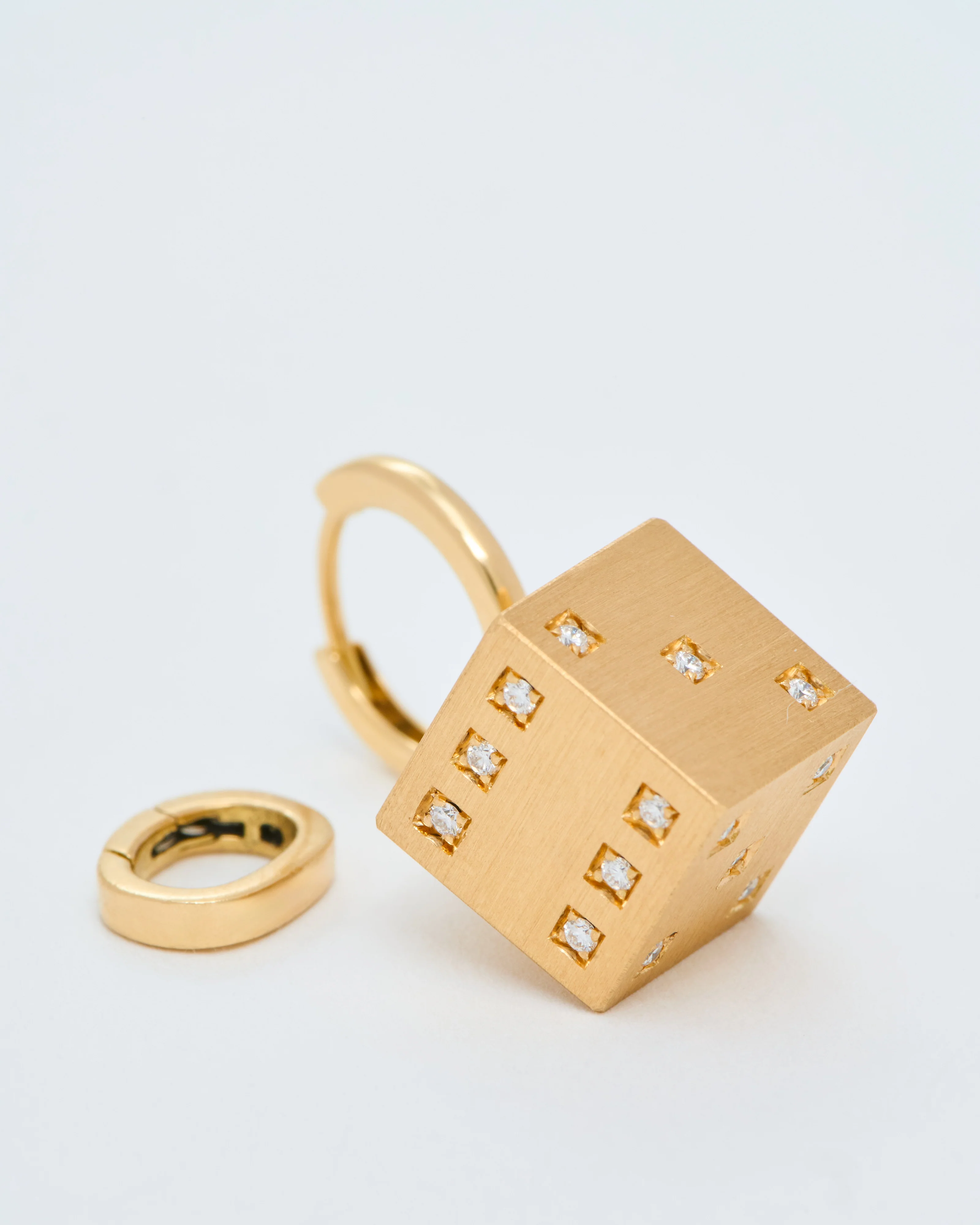 dado pendant - Image 8