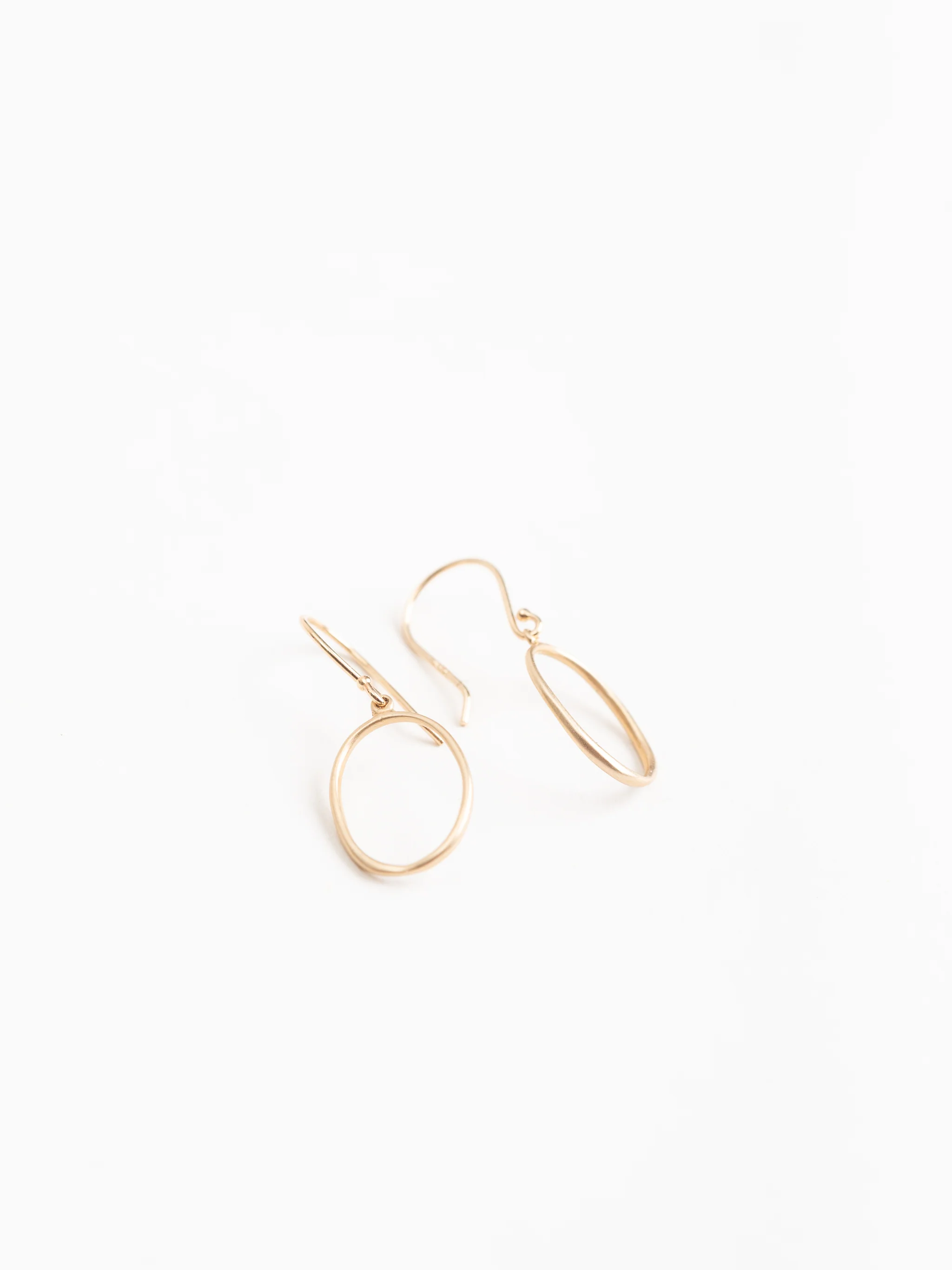 small "0" drop earrings - Image 2
