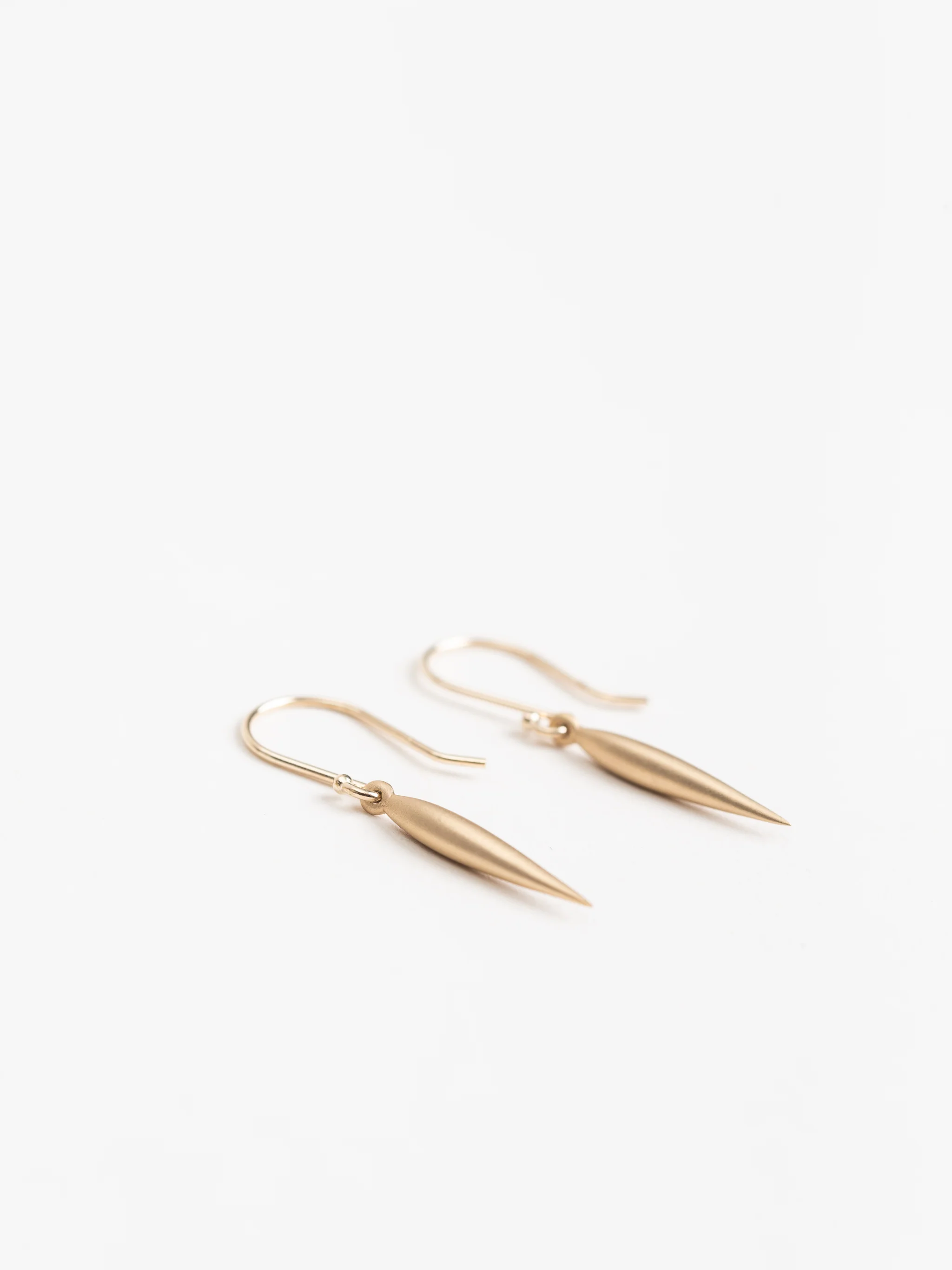 small swell dangle earrings - 14k - Image 2