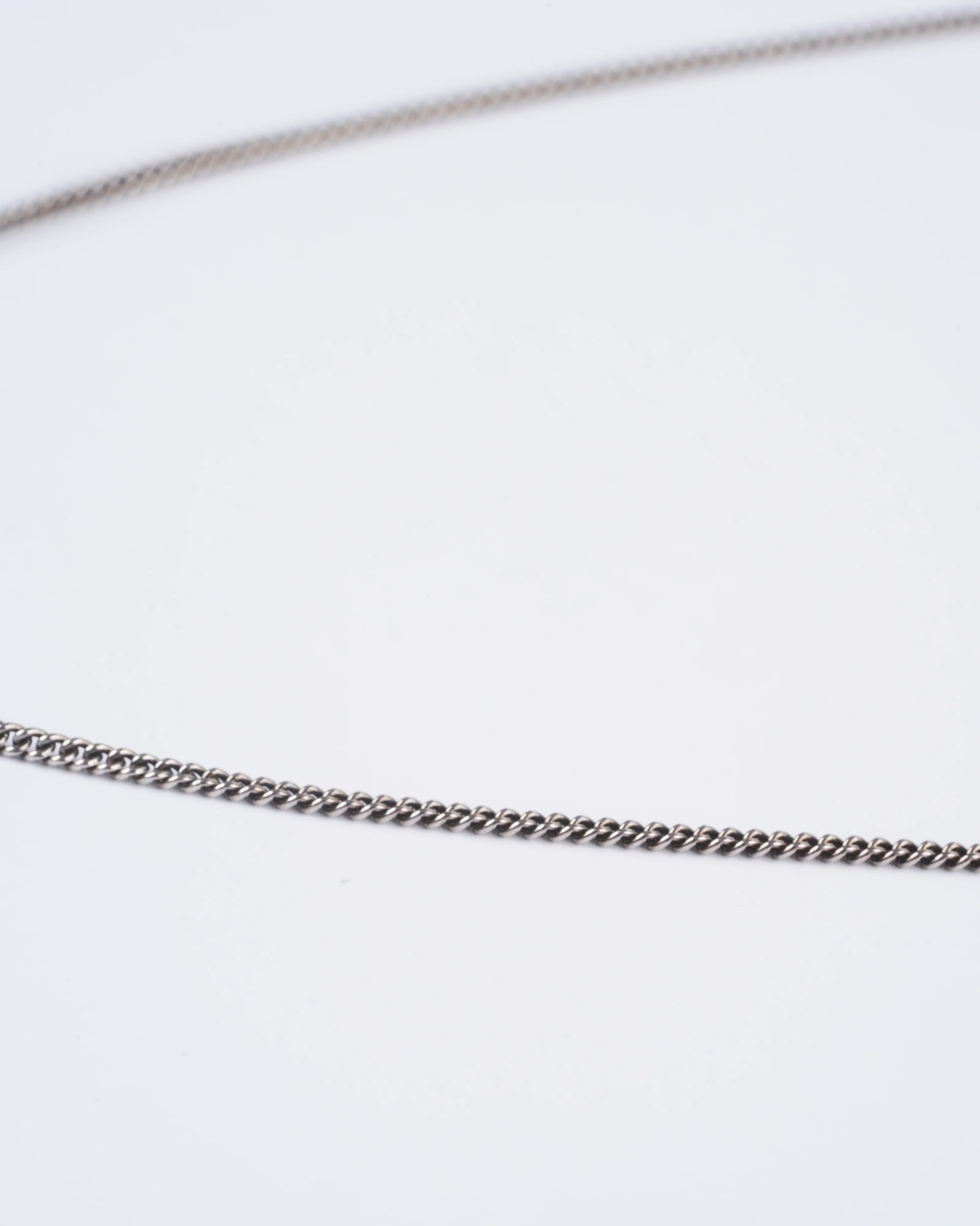 15in medium curb chain with yellow gold loops - silver - Image 3