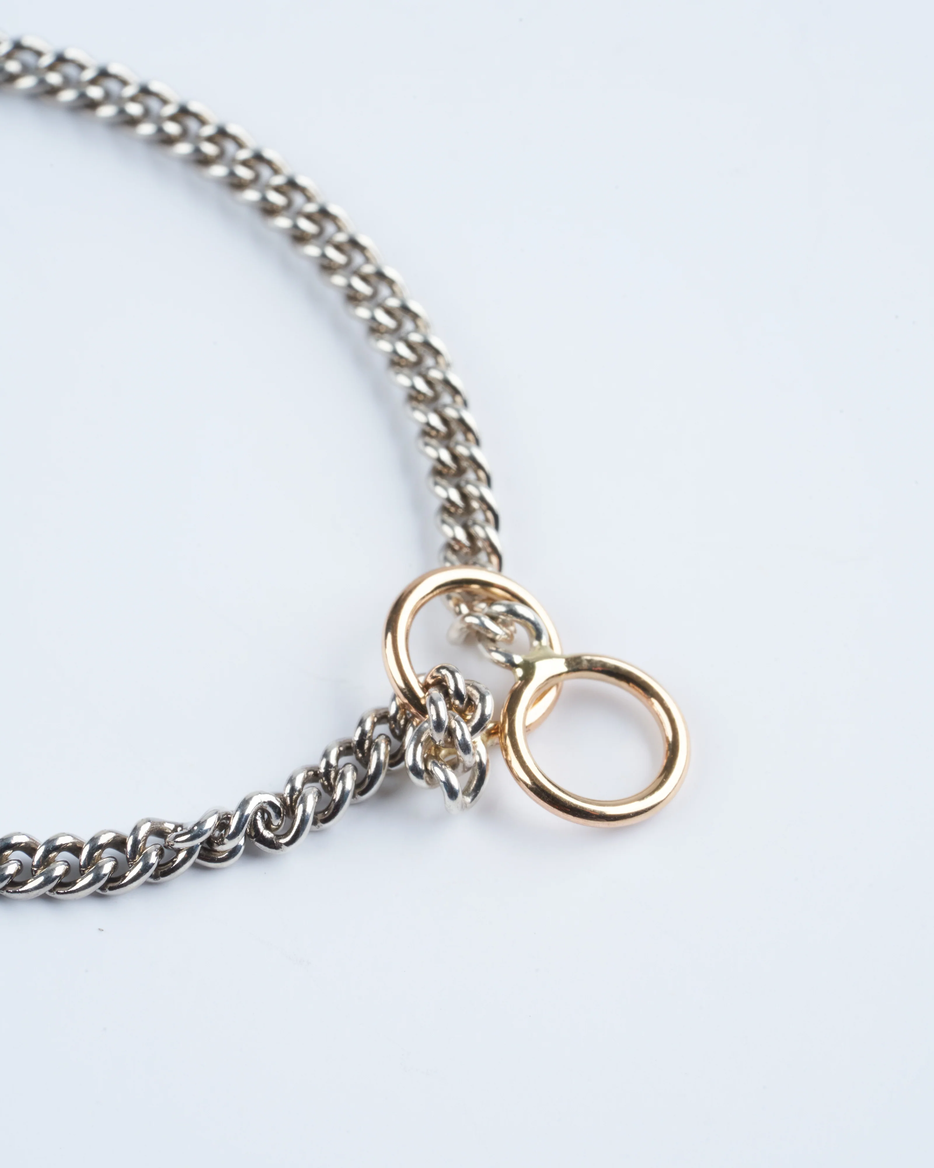 5.5 not so heavy curb chain w/yellow gold loops - silver/gold - Image 2