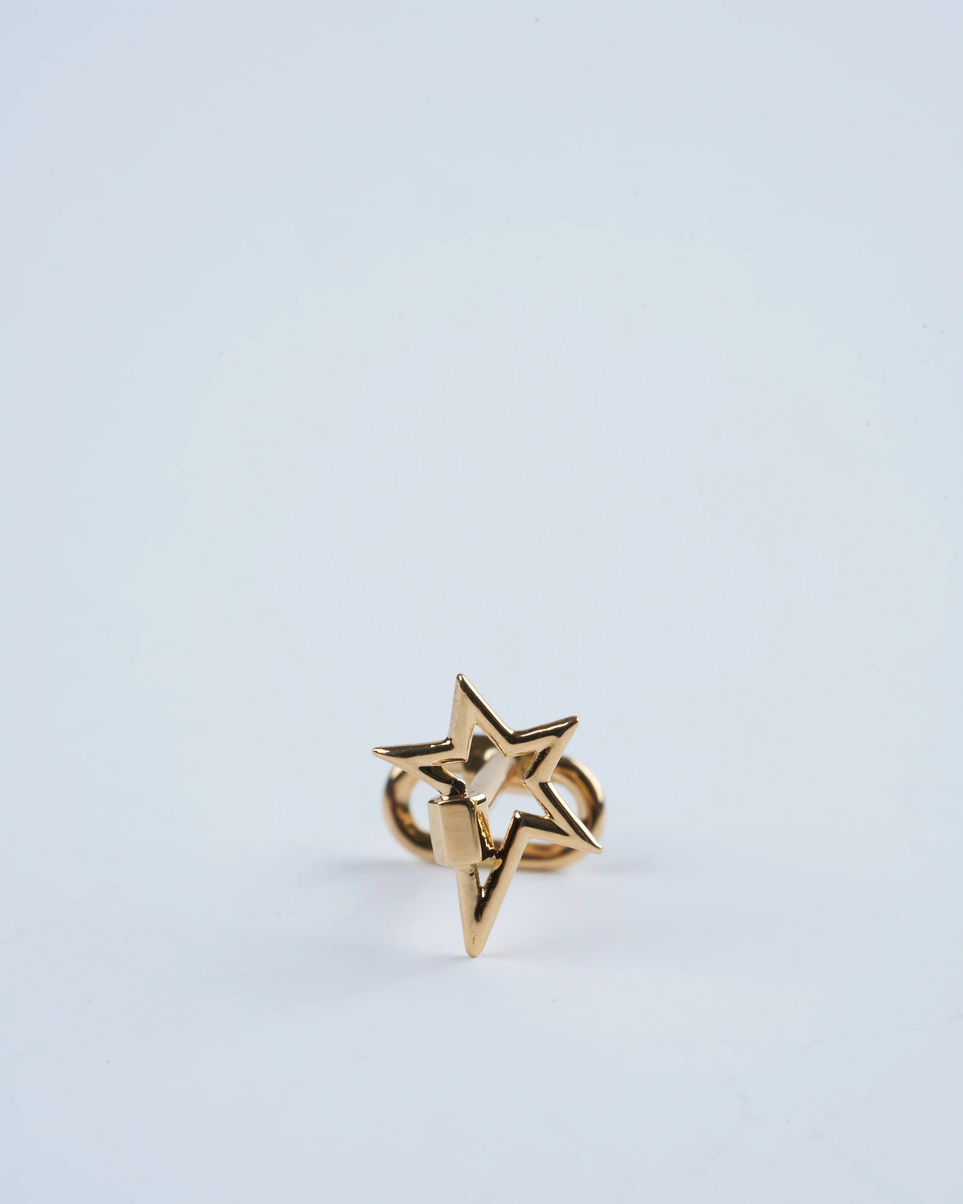 lockette star earring- gold - Image 3
