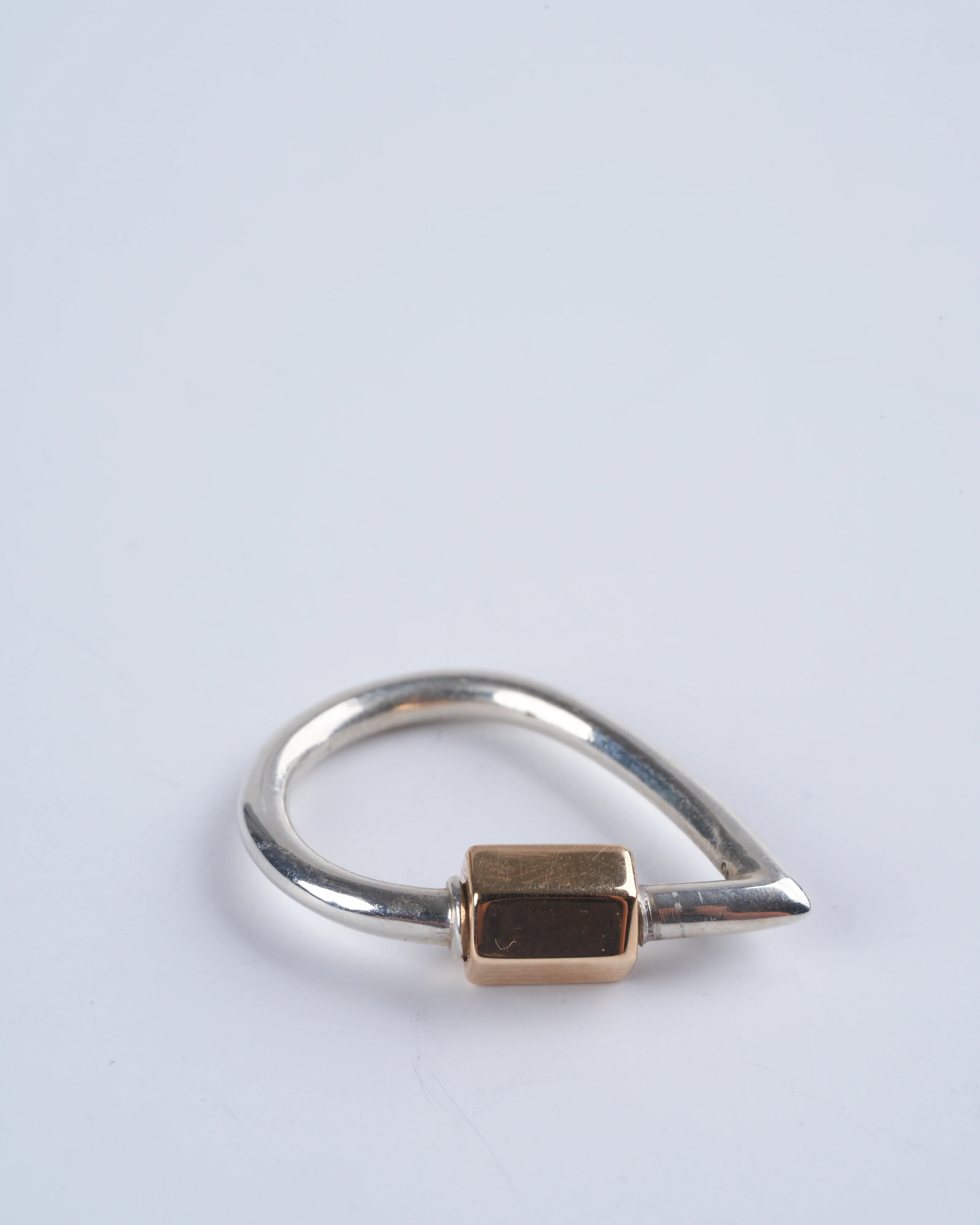 silver drop lock with yellow gold closure - gold - Image 2