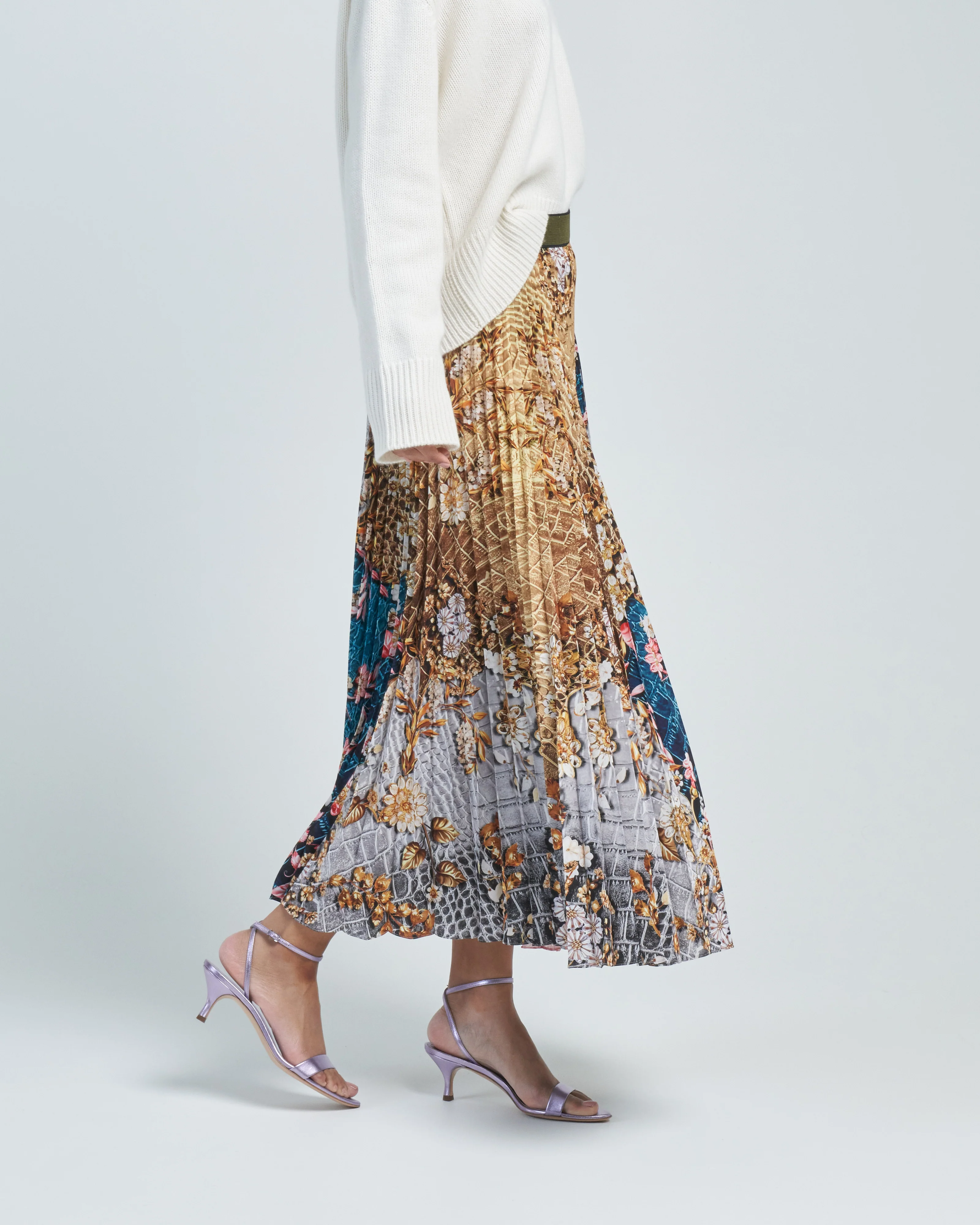 uni skirt - Image 3