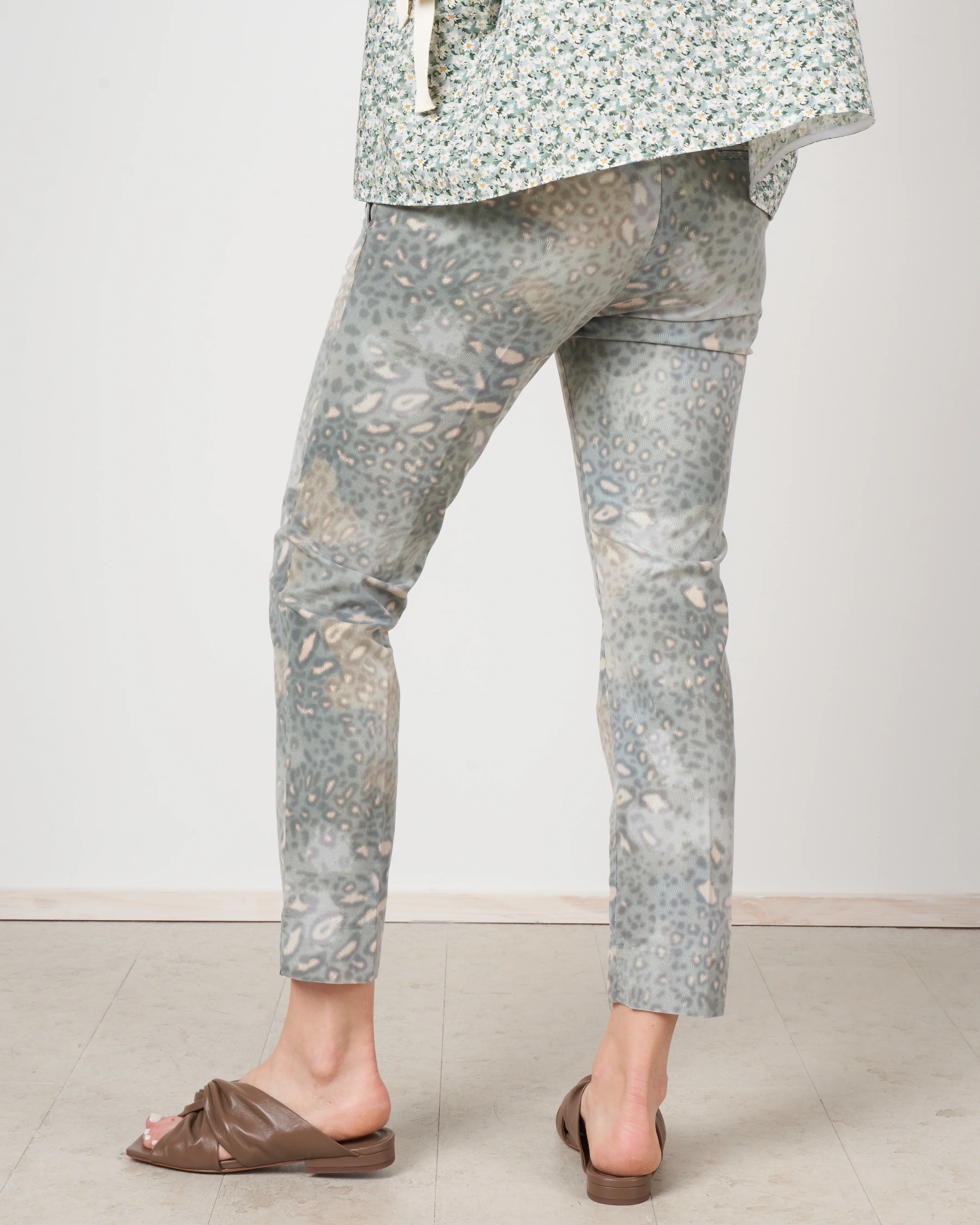 jacqueline capri - 844 print - Image 4