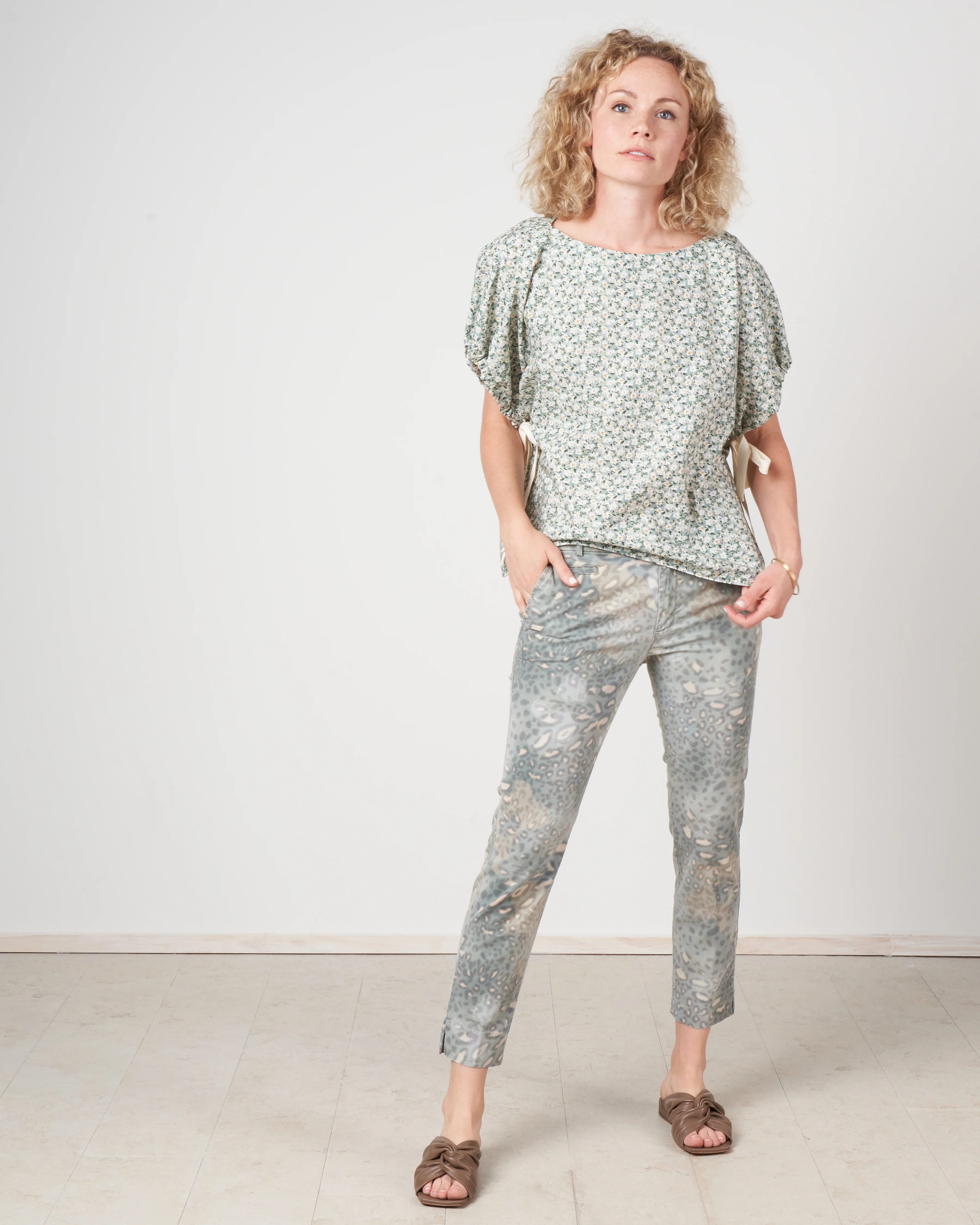 jacqueline capri - 844 print - Image 6