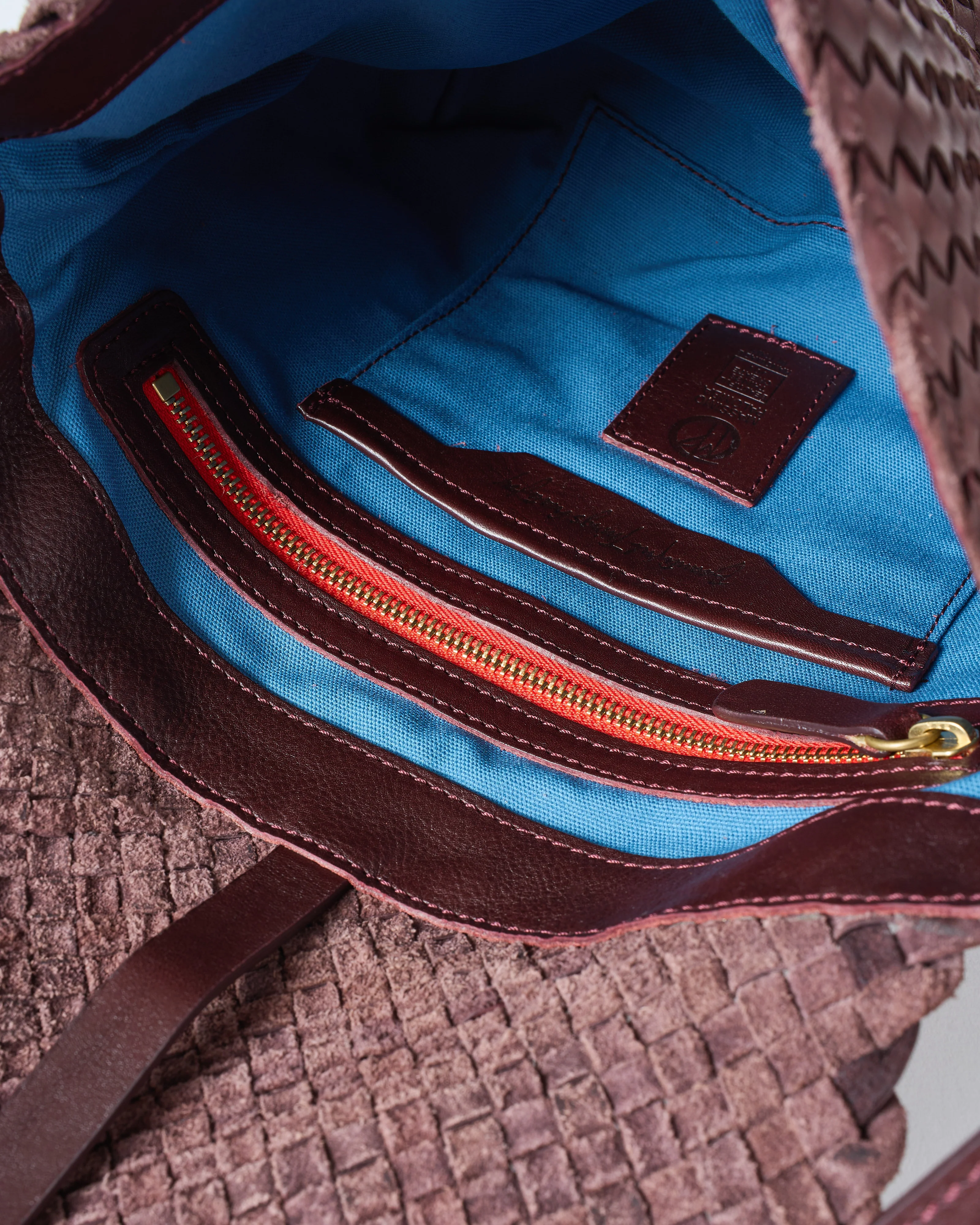 ali woven crossbody - Image 7