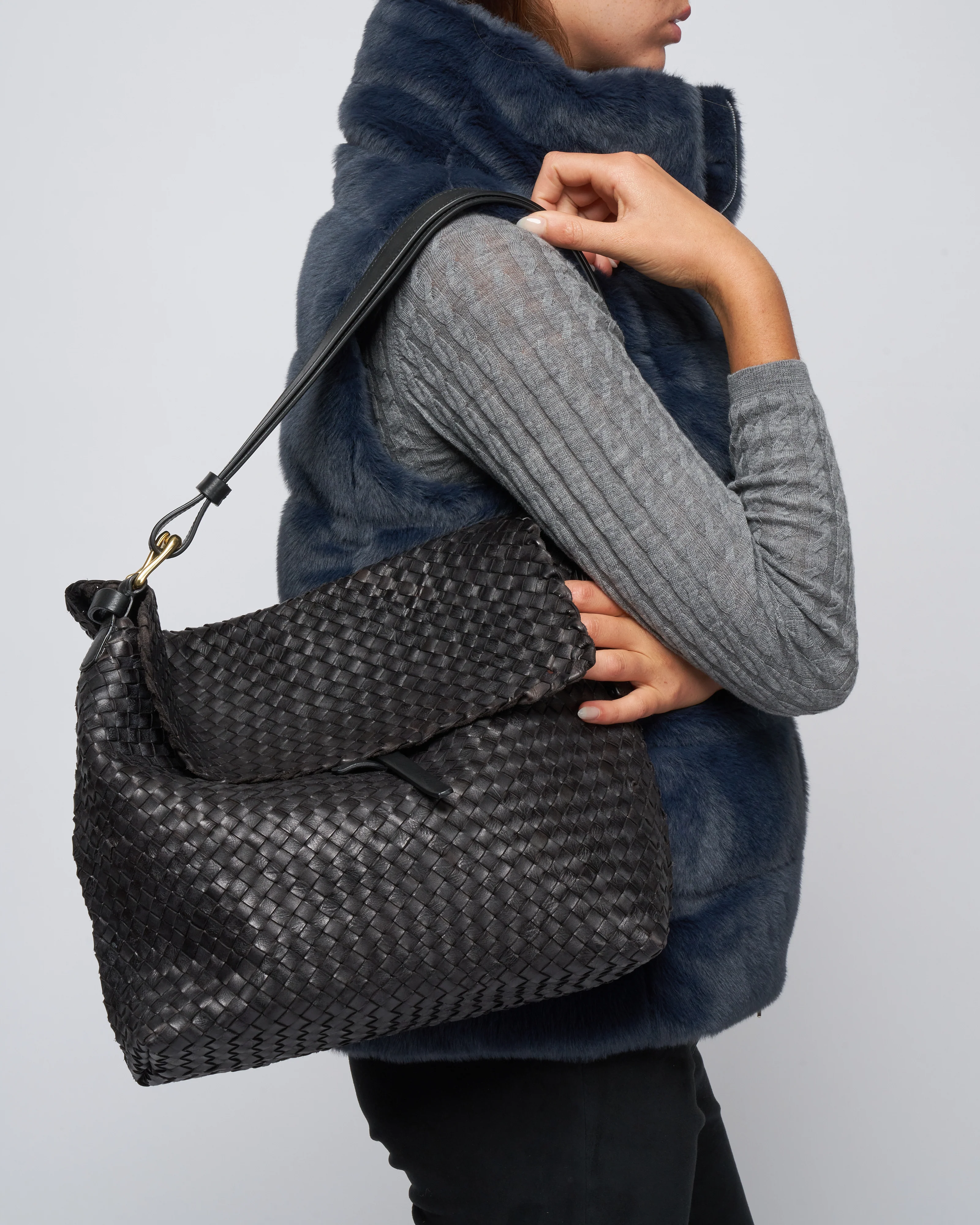 aspen wood shoulder bag - nero leather - Image 4