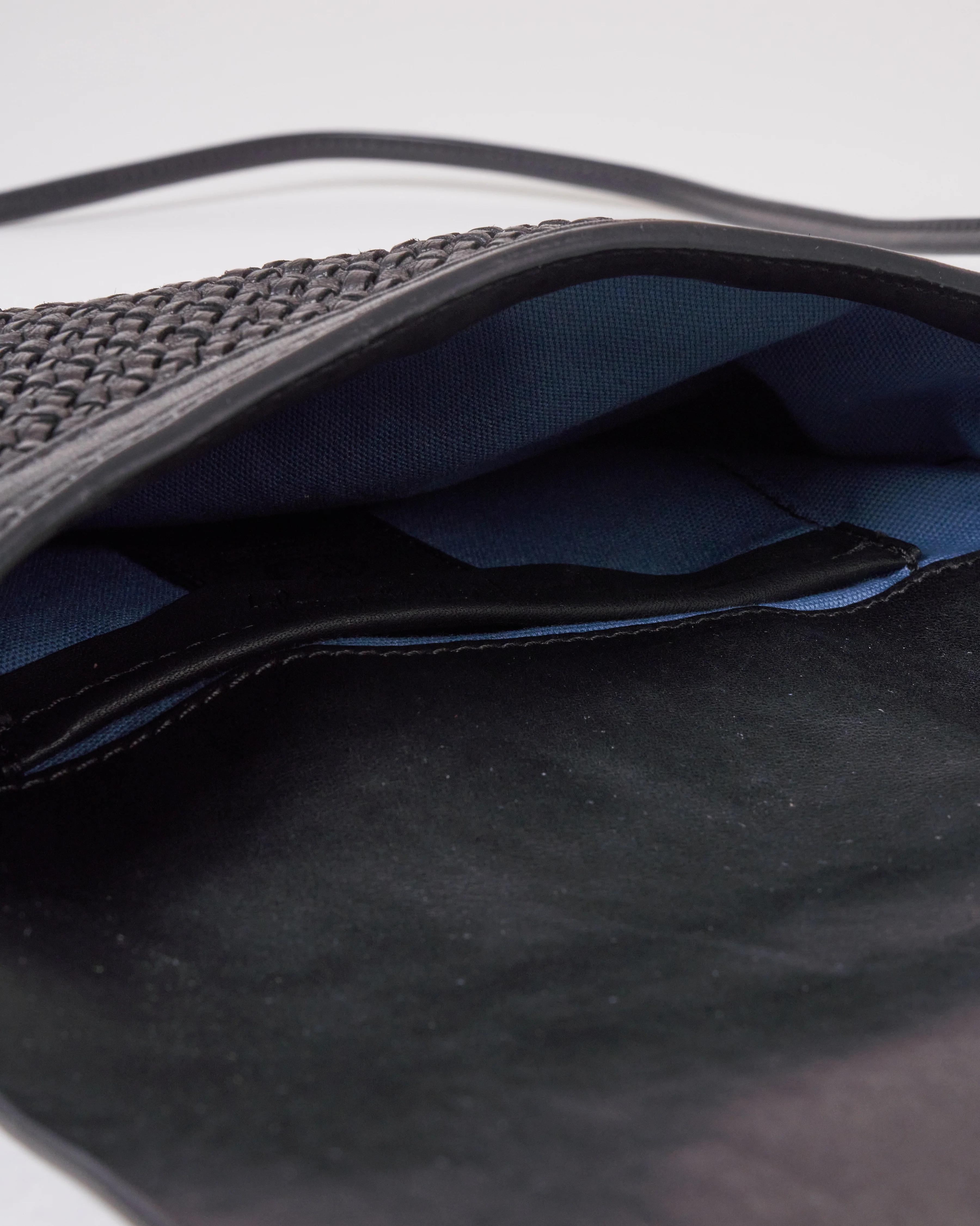 small woven crossbody - black - Image 5