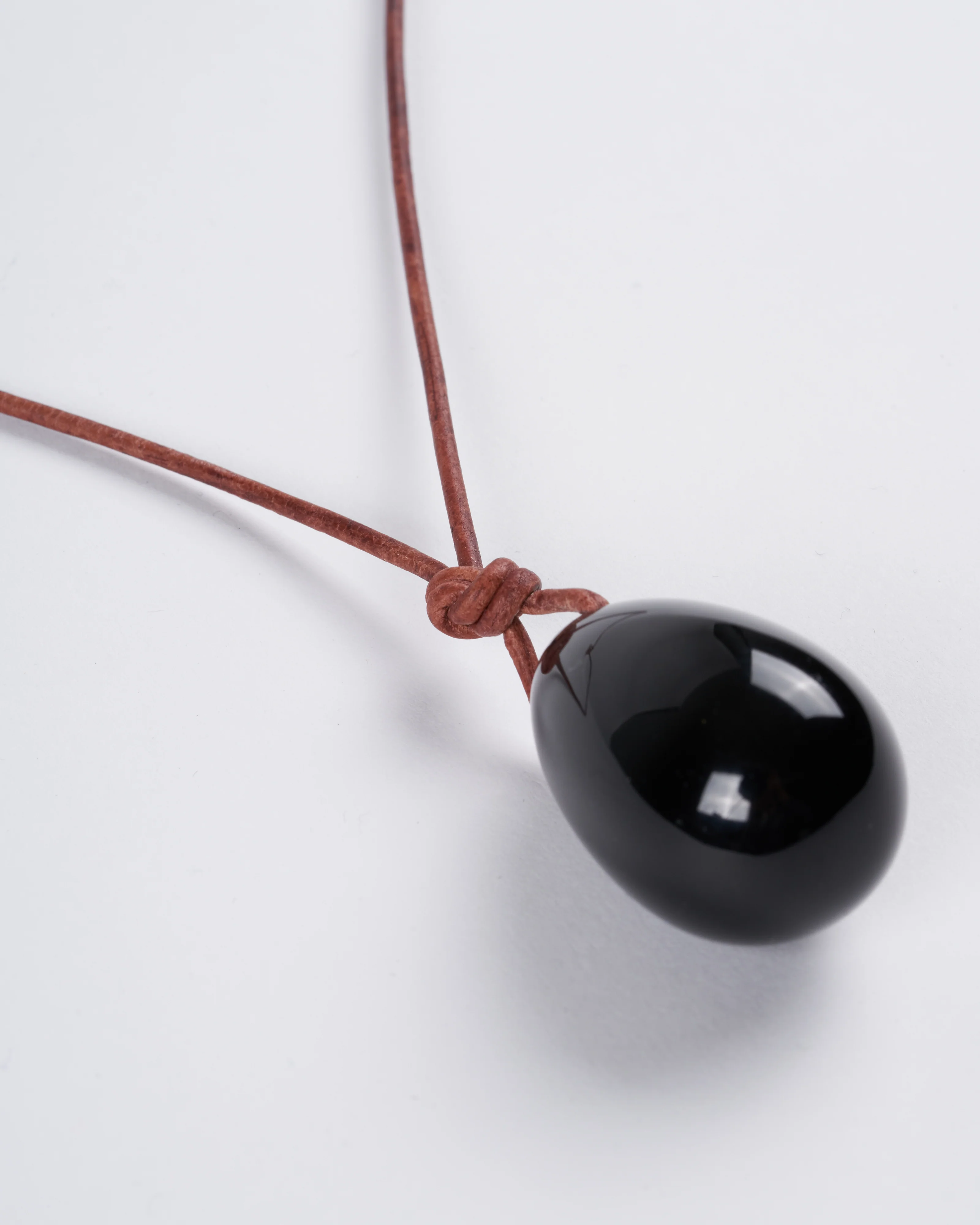 medium obsidian egg on 2mm leather - stone black - Image 2