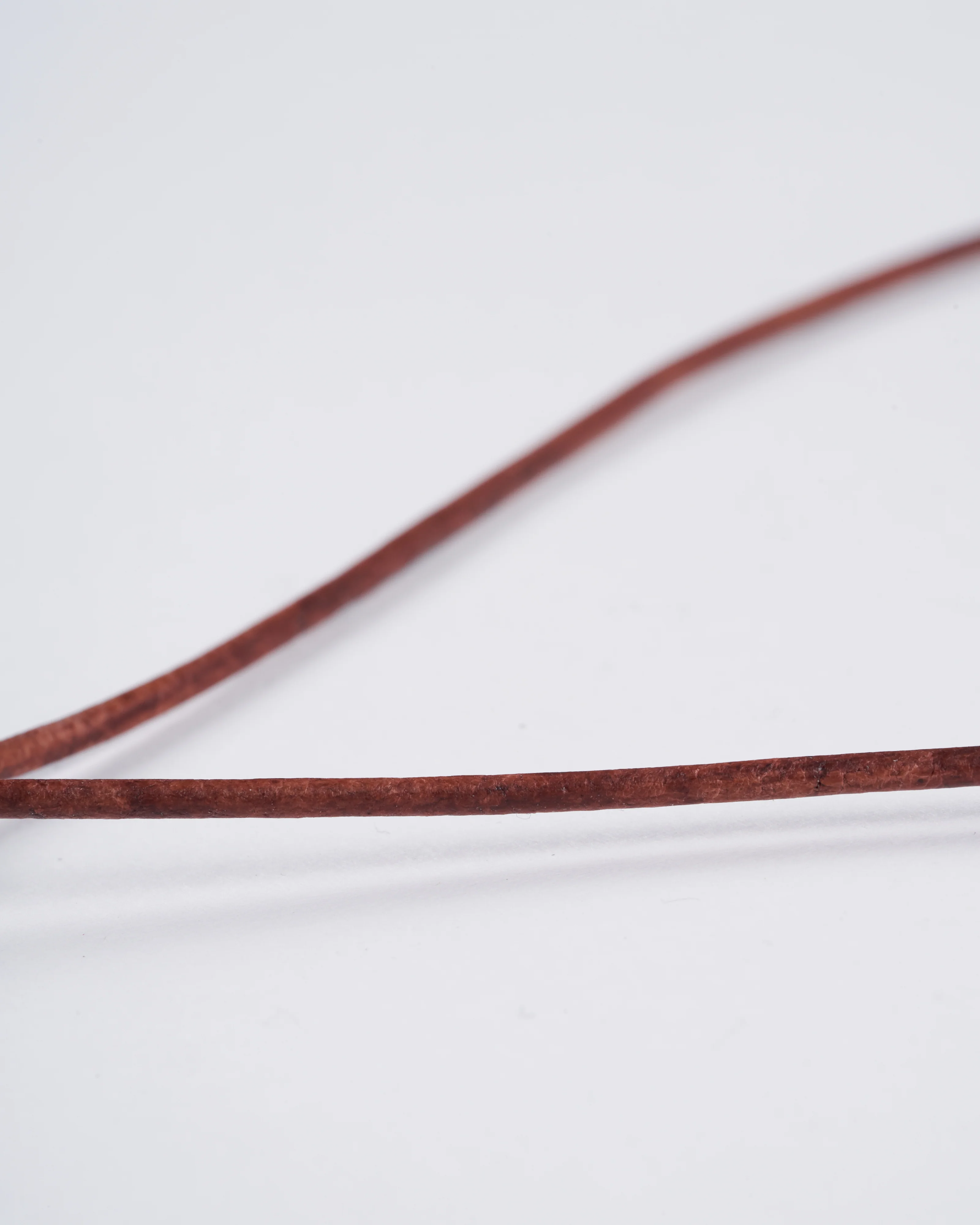 medium obsidian egg on 2mm leather - stone black - Image 3