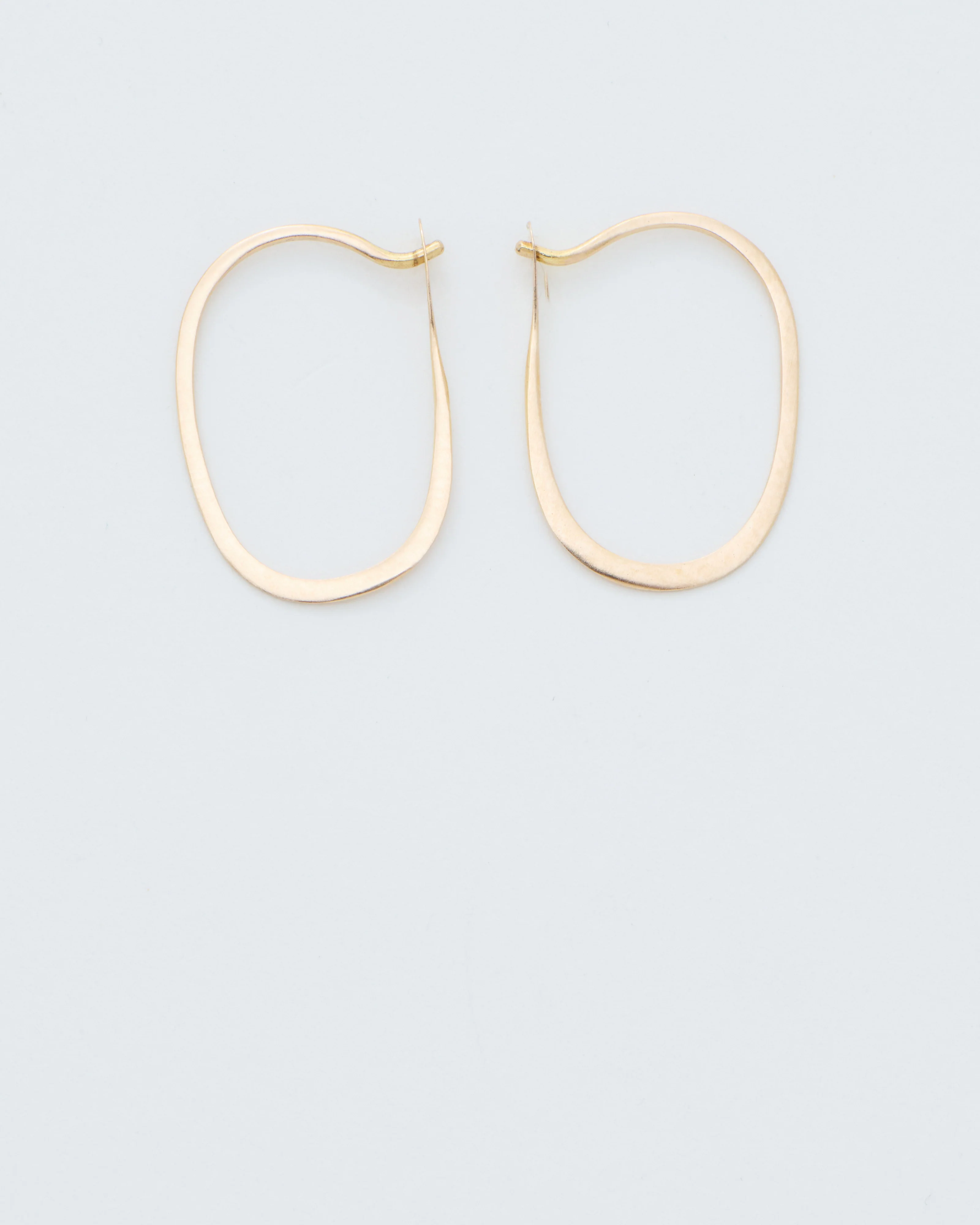 14 karat gold oval hoop