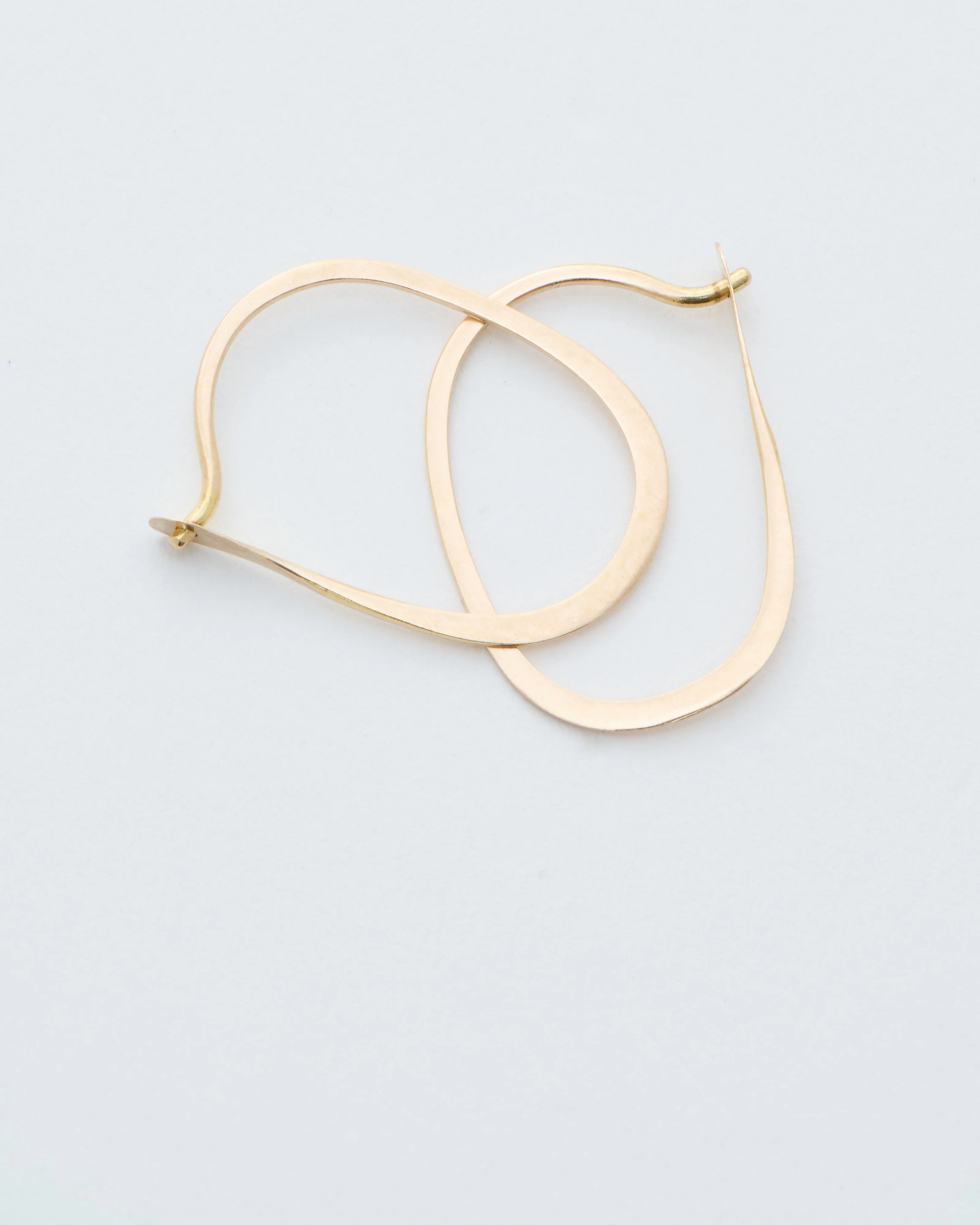 14 karat gold oval hoop - Image 5