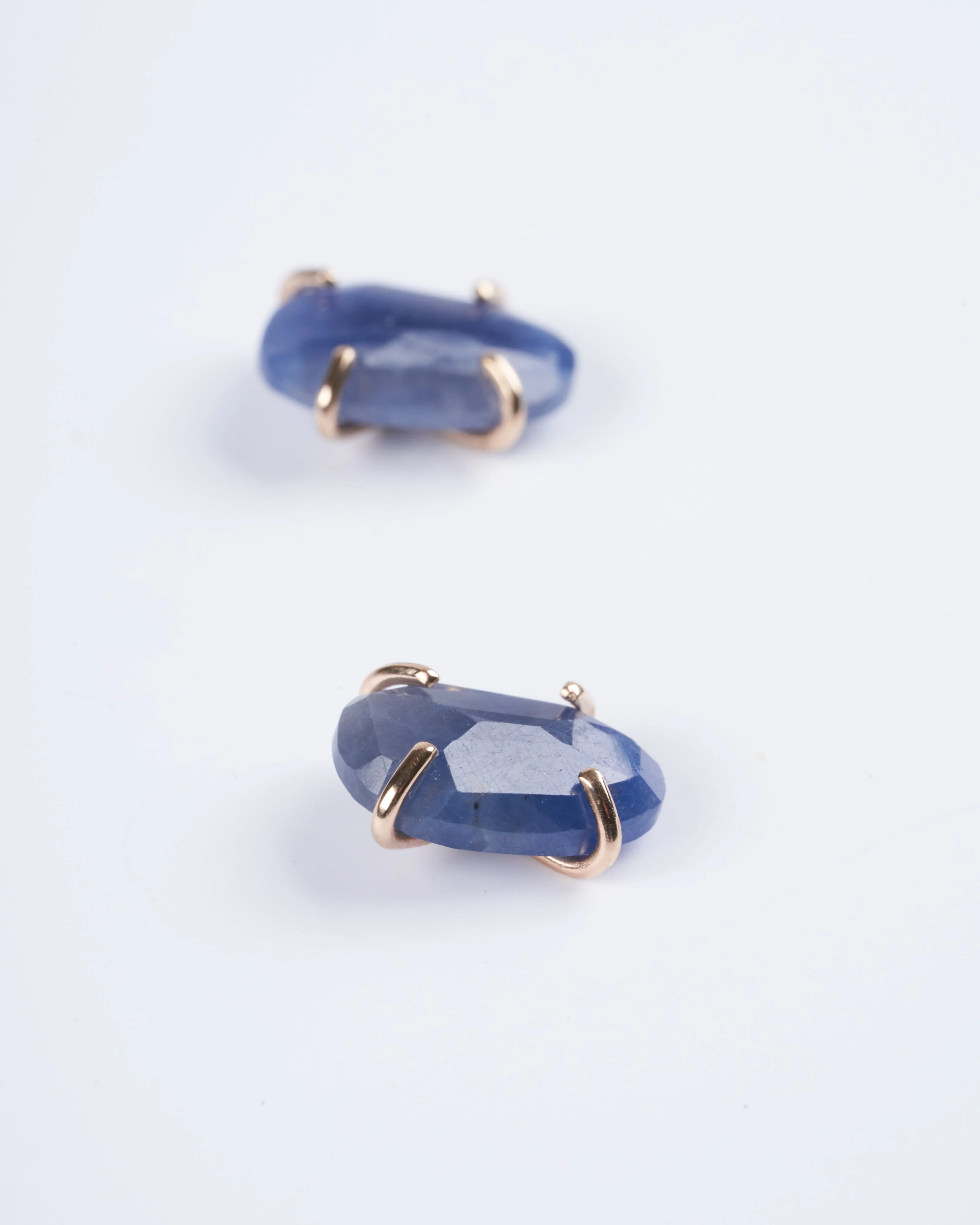 blue sapphire freeform post earring - blue - Image 2
