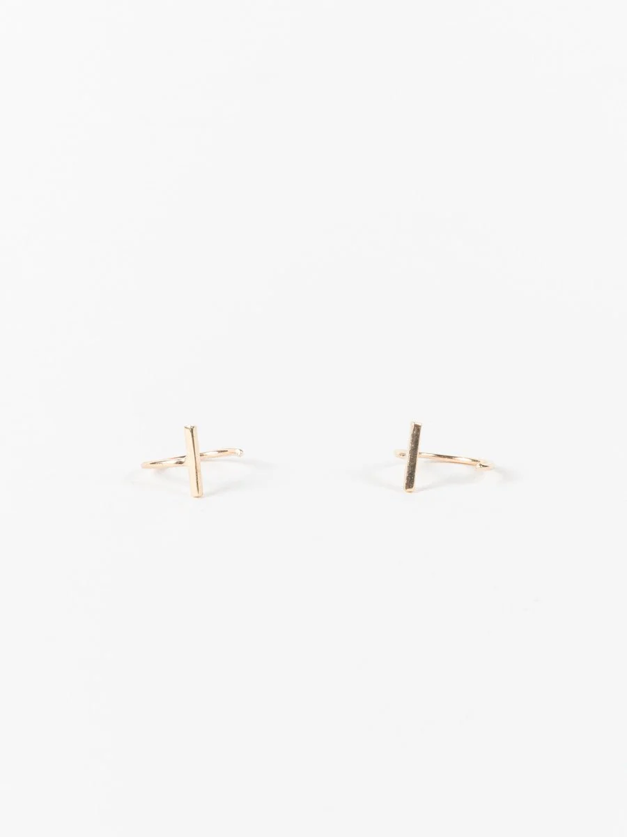 gold bar hoop earring - Image 3