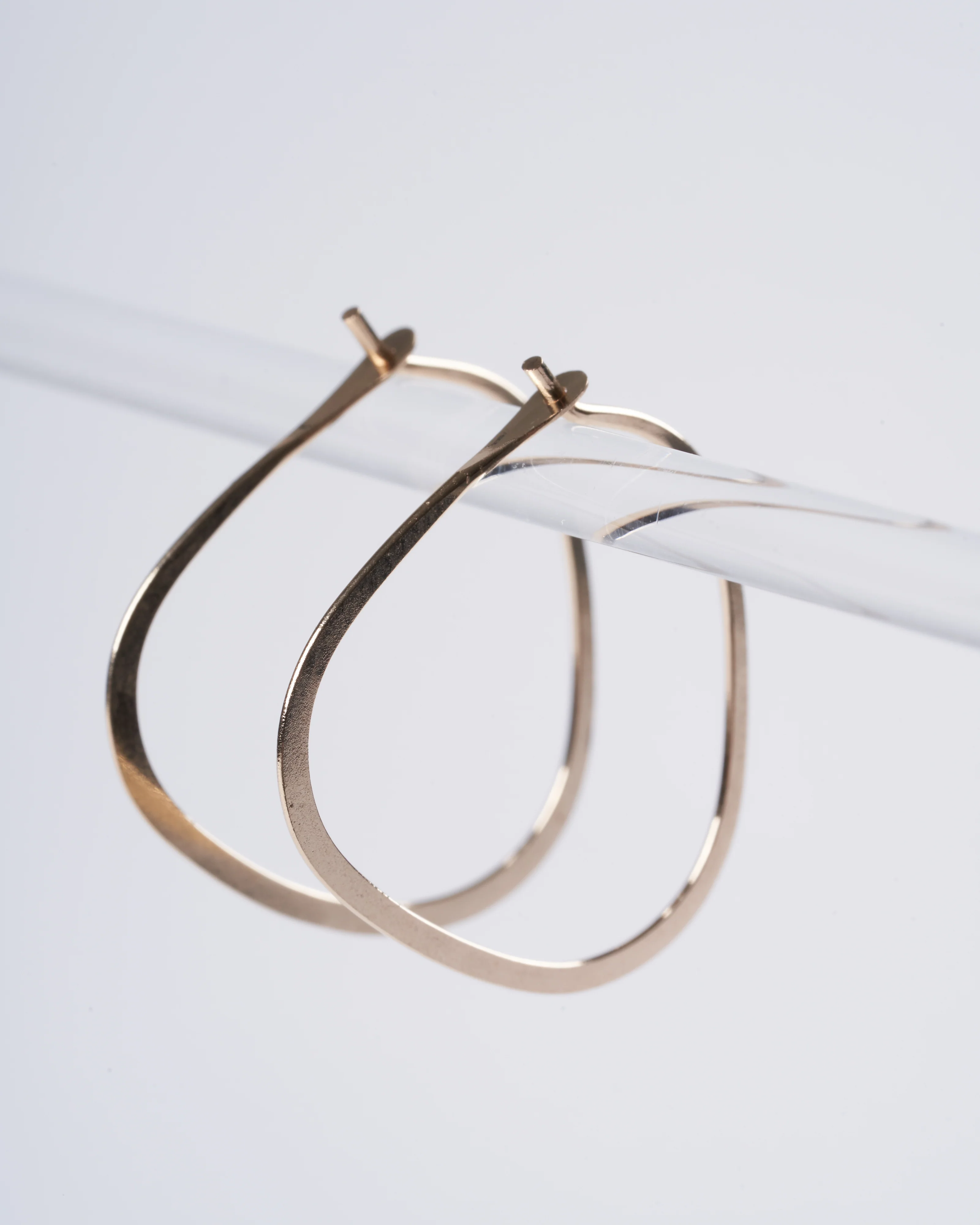 14kt yellow gold small triangle hoop - gold - Image 3