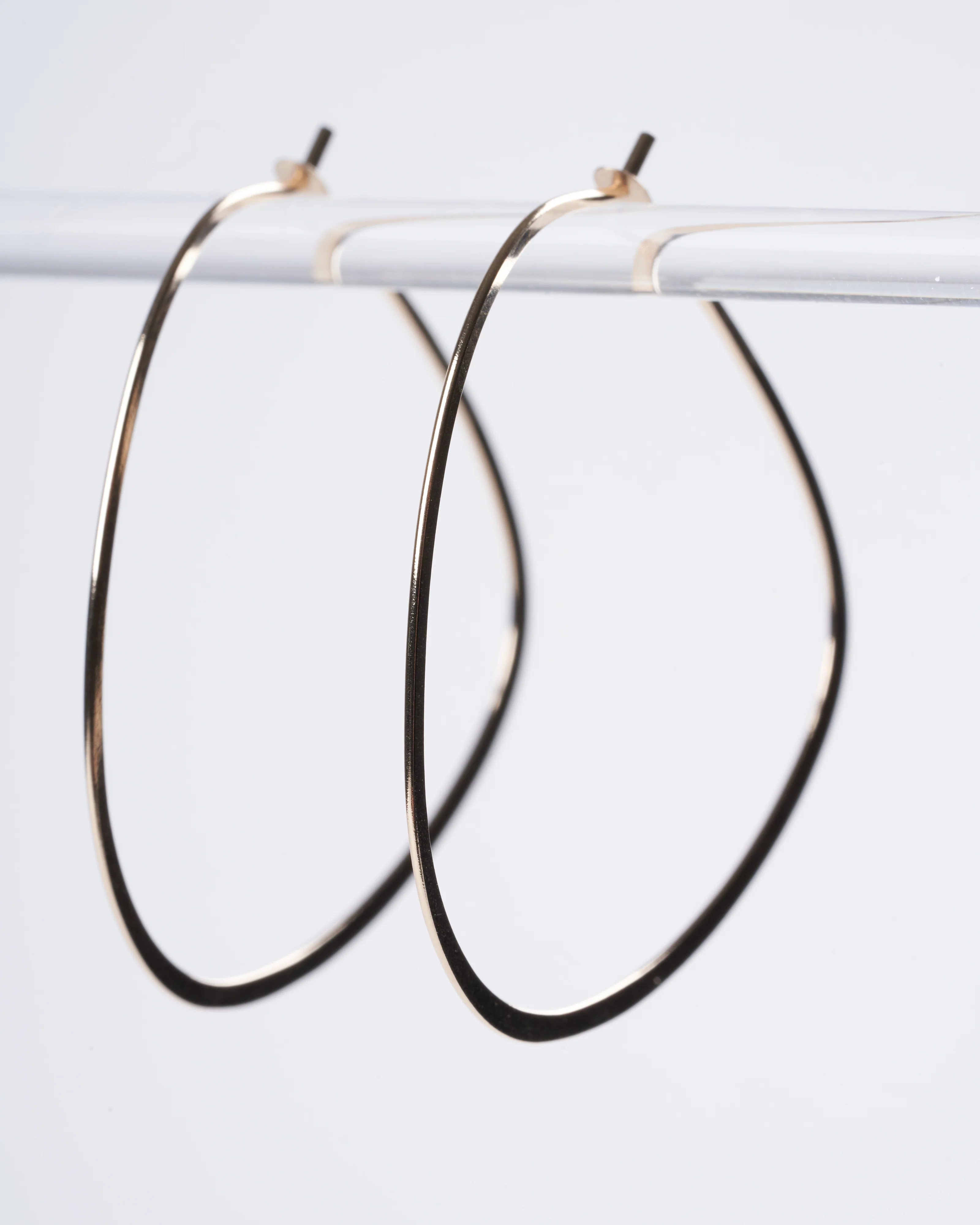 14 karat gold triangle hoop - gold - Image 2