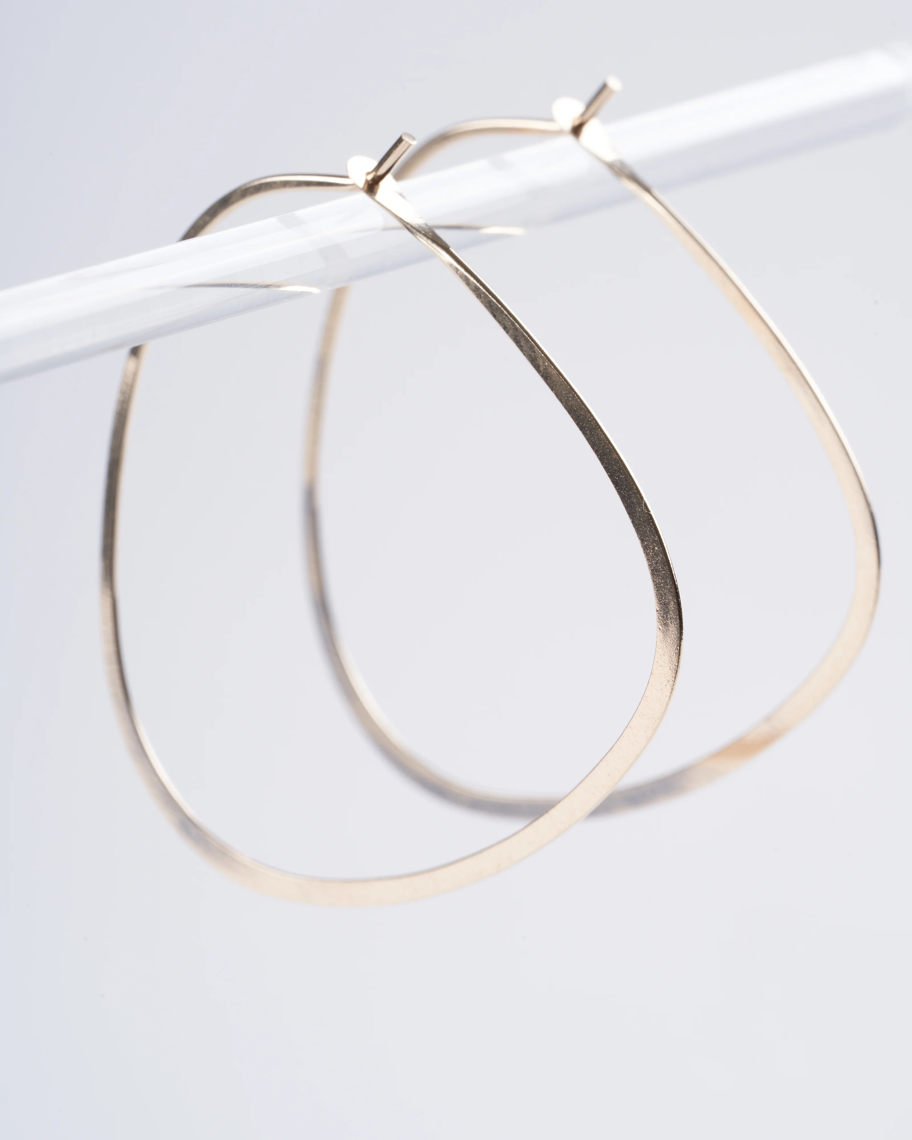 14 karat gold triangle hoop - gold - Image 3
