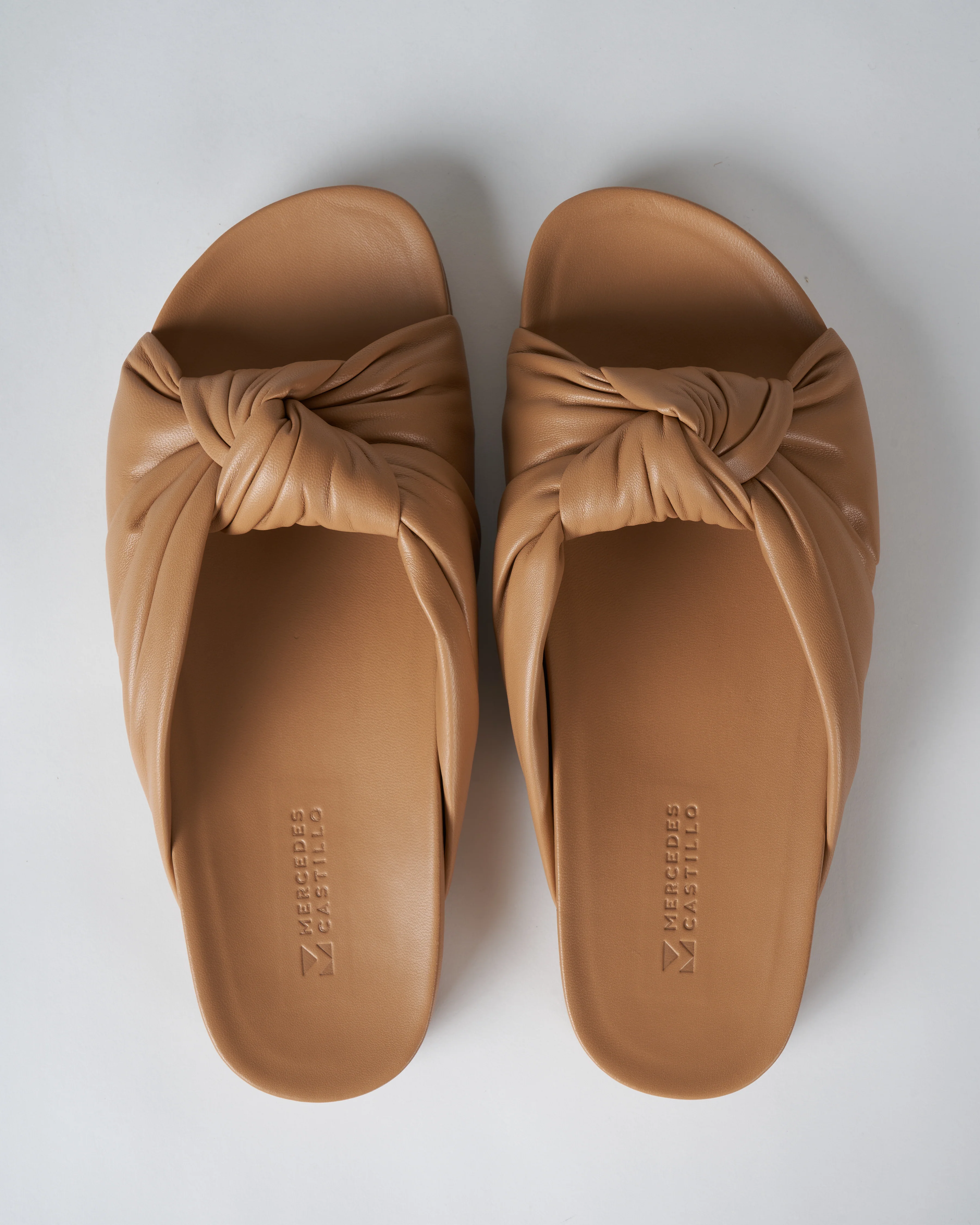 nora anatomic flat slide sandal - beige leather - Image 4
