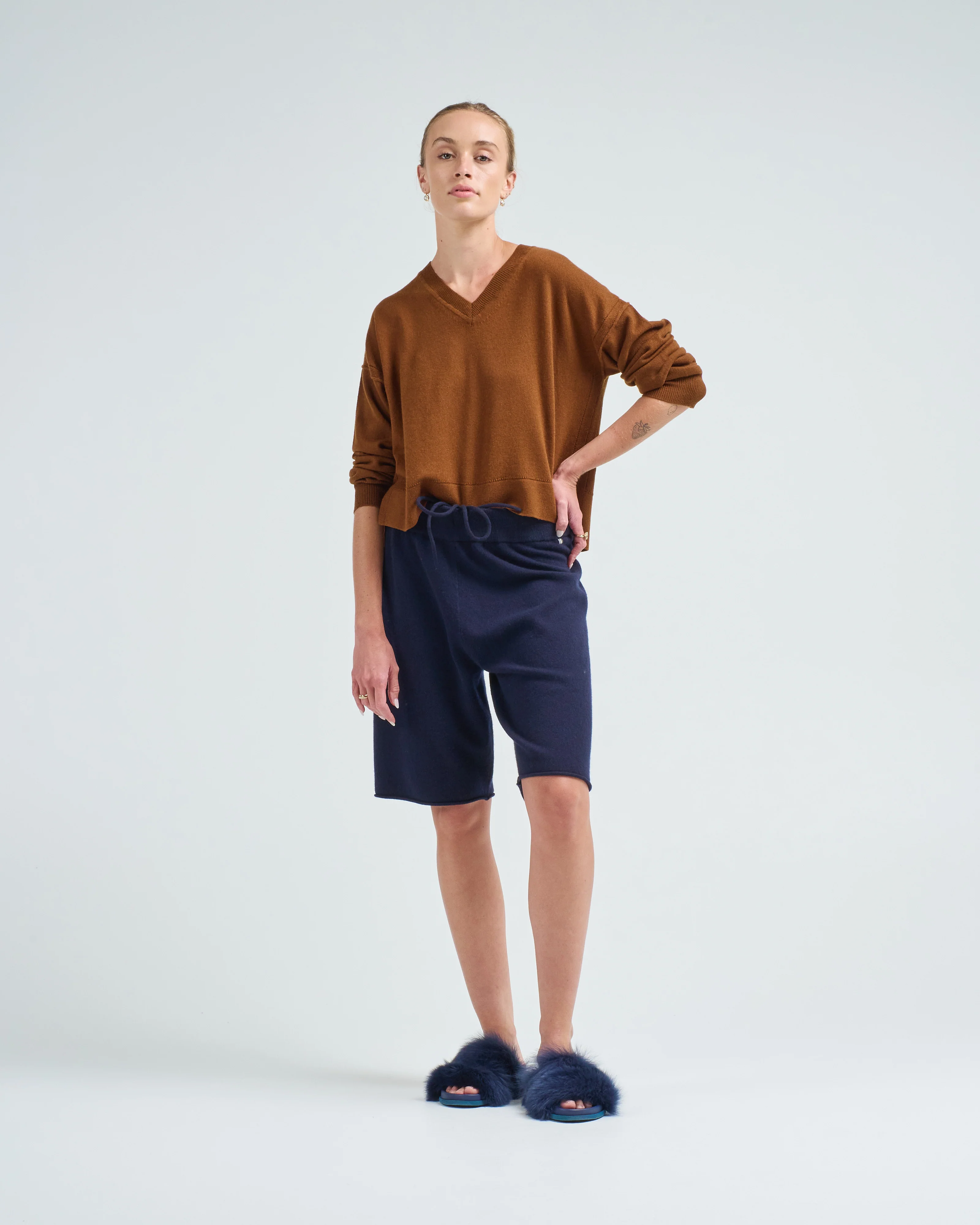 cropped pointelle v-neck - Image 5