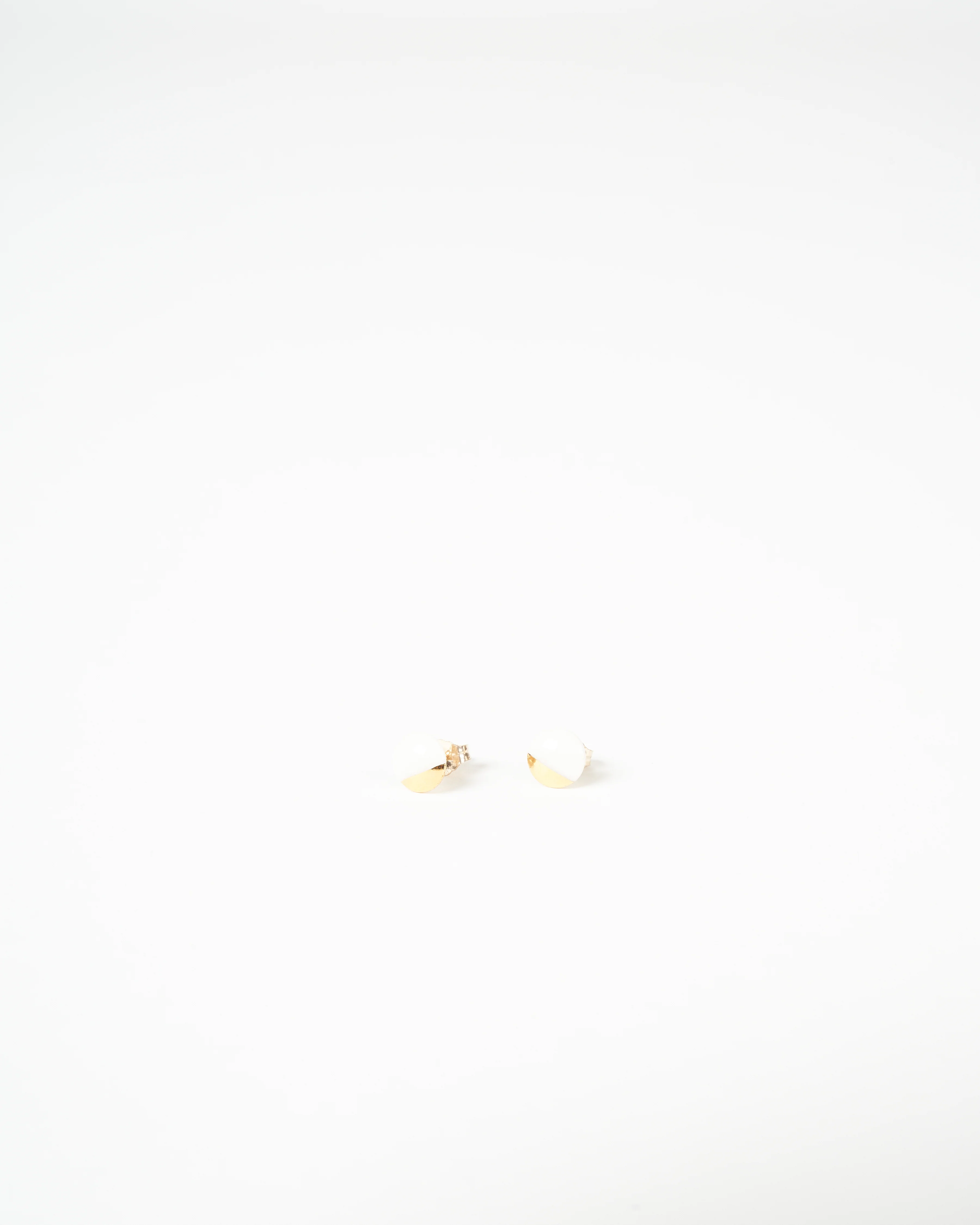 gold dipped circle stud - white - Image 2