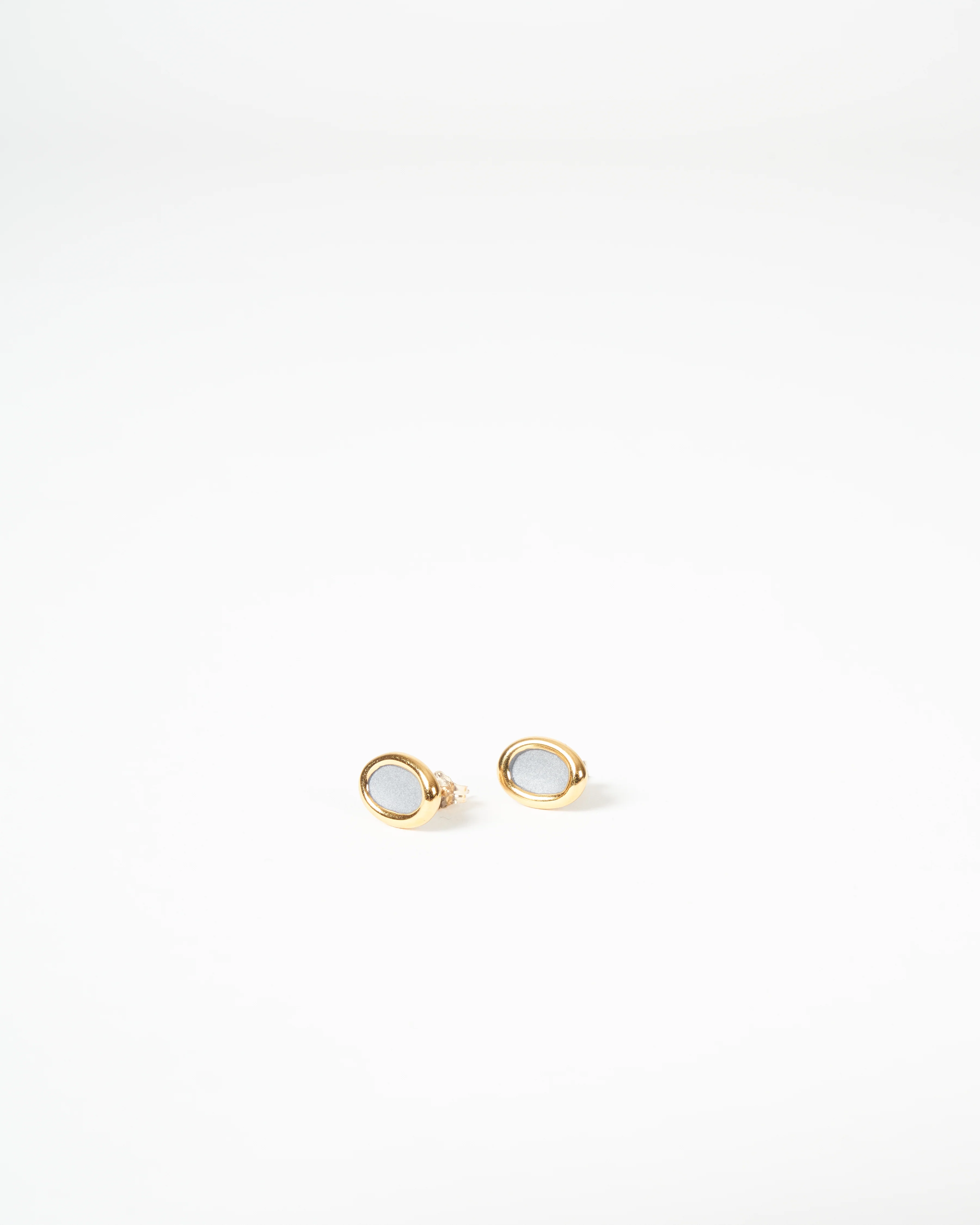 gold rimmed oval studs - grey - Image 2