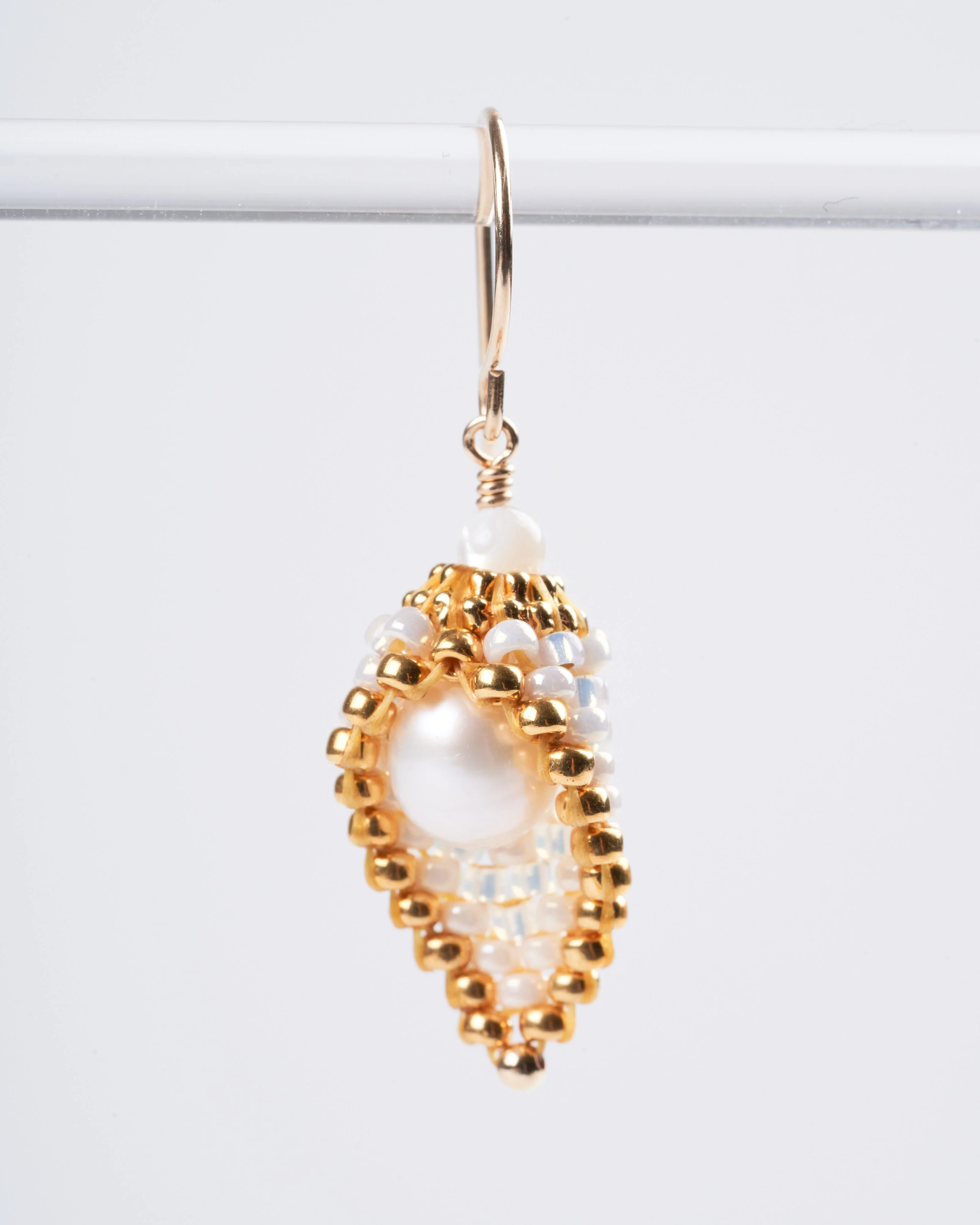 fresh water pearl encased with mother of pearl - white - Image 3