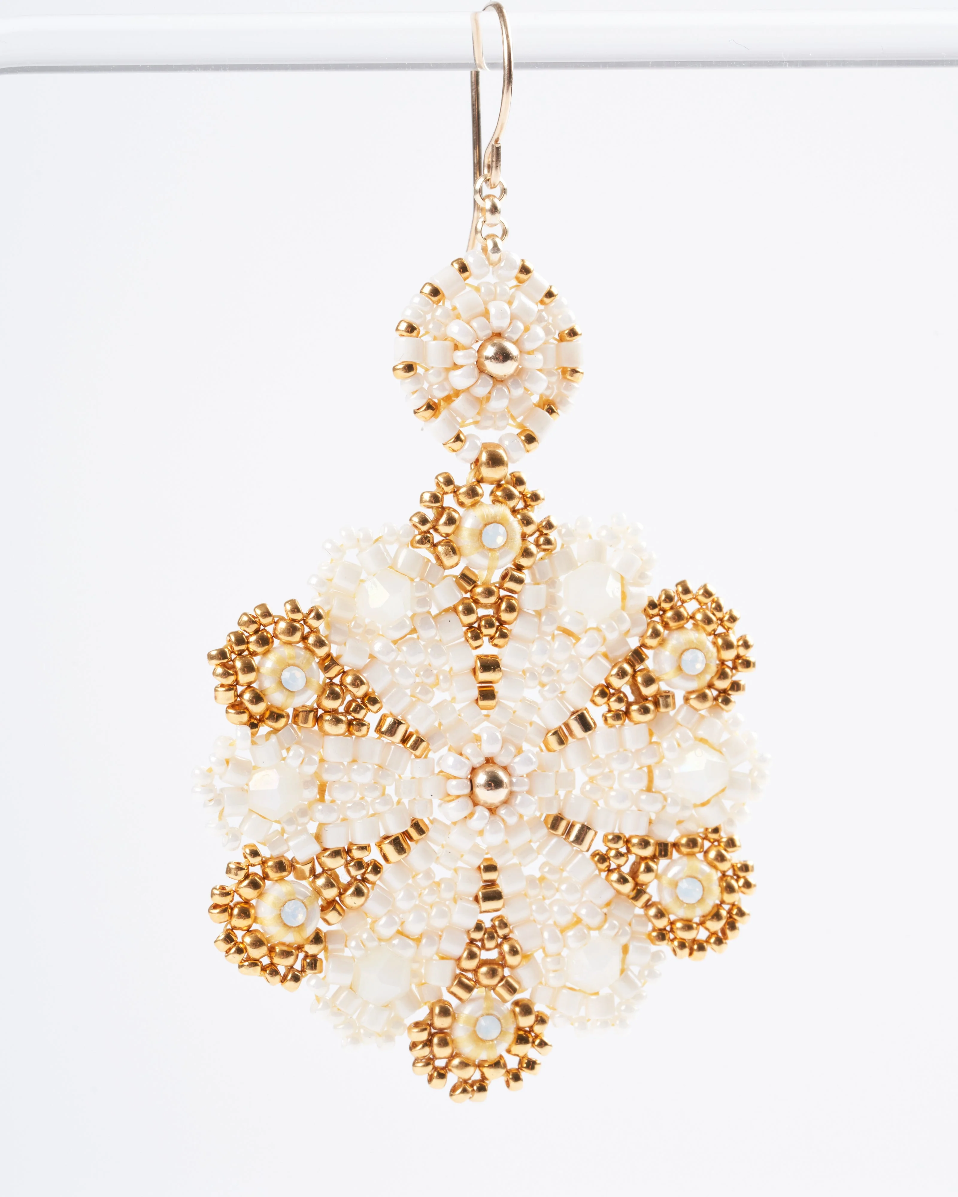 opalite flower with post white and gold - white - Image 3