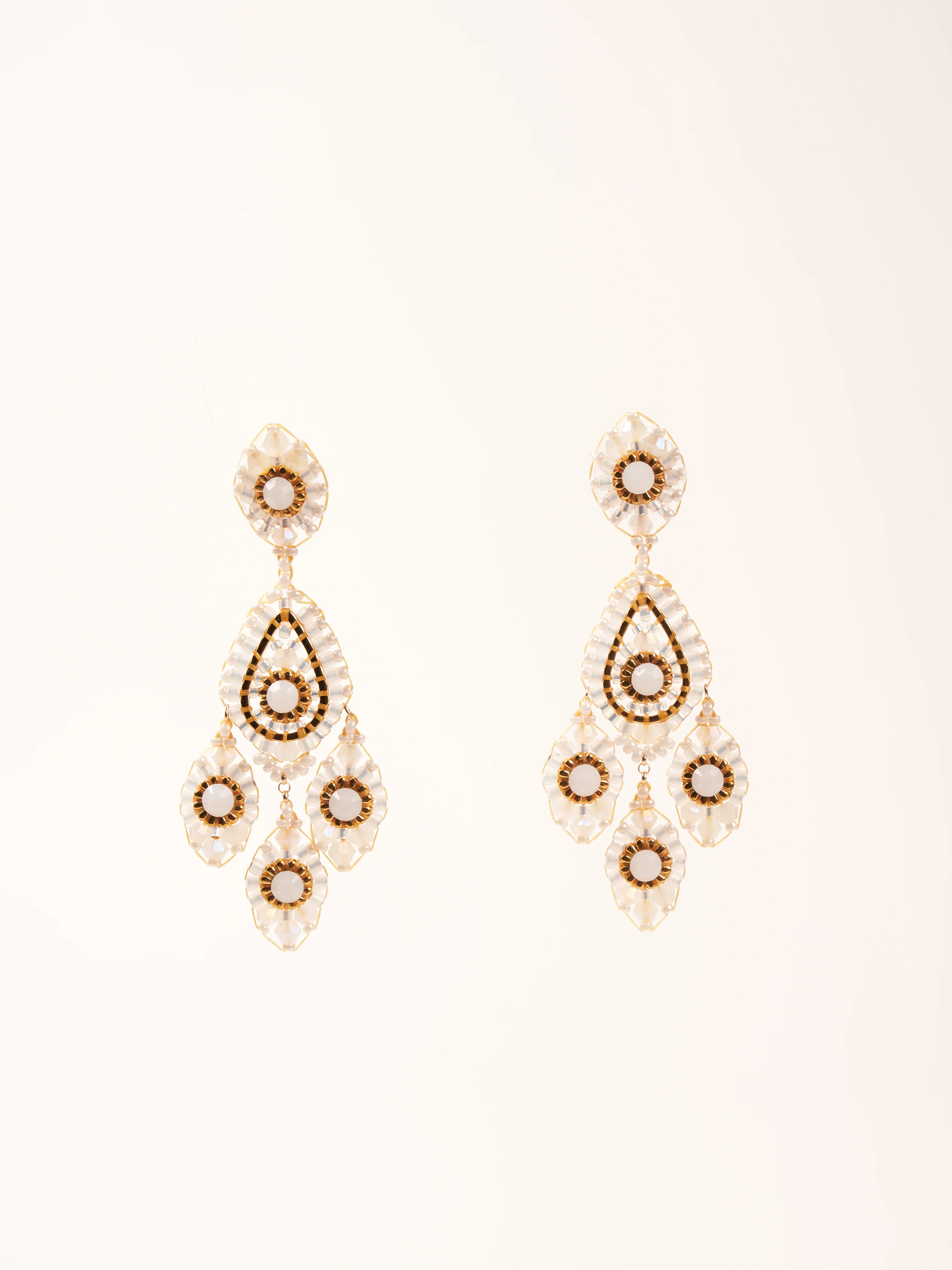 E81111 earrings