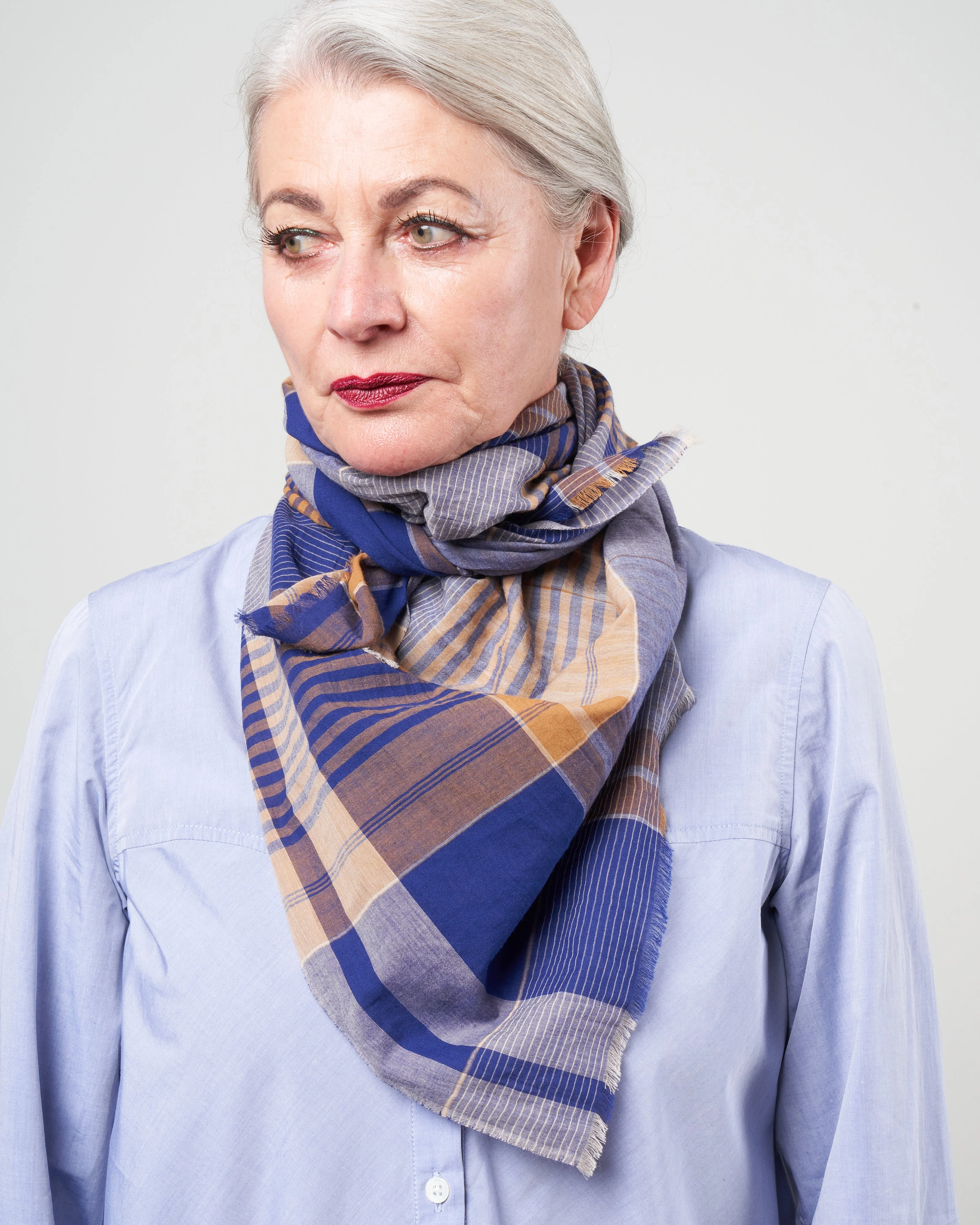 576 scarf - ink blue cotton - Image 2