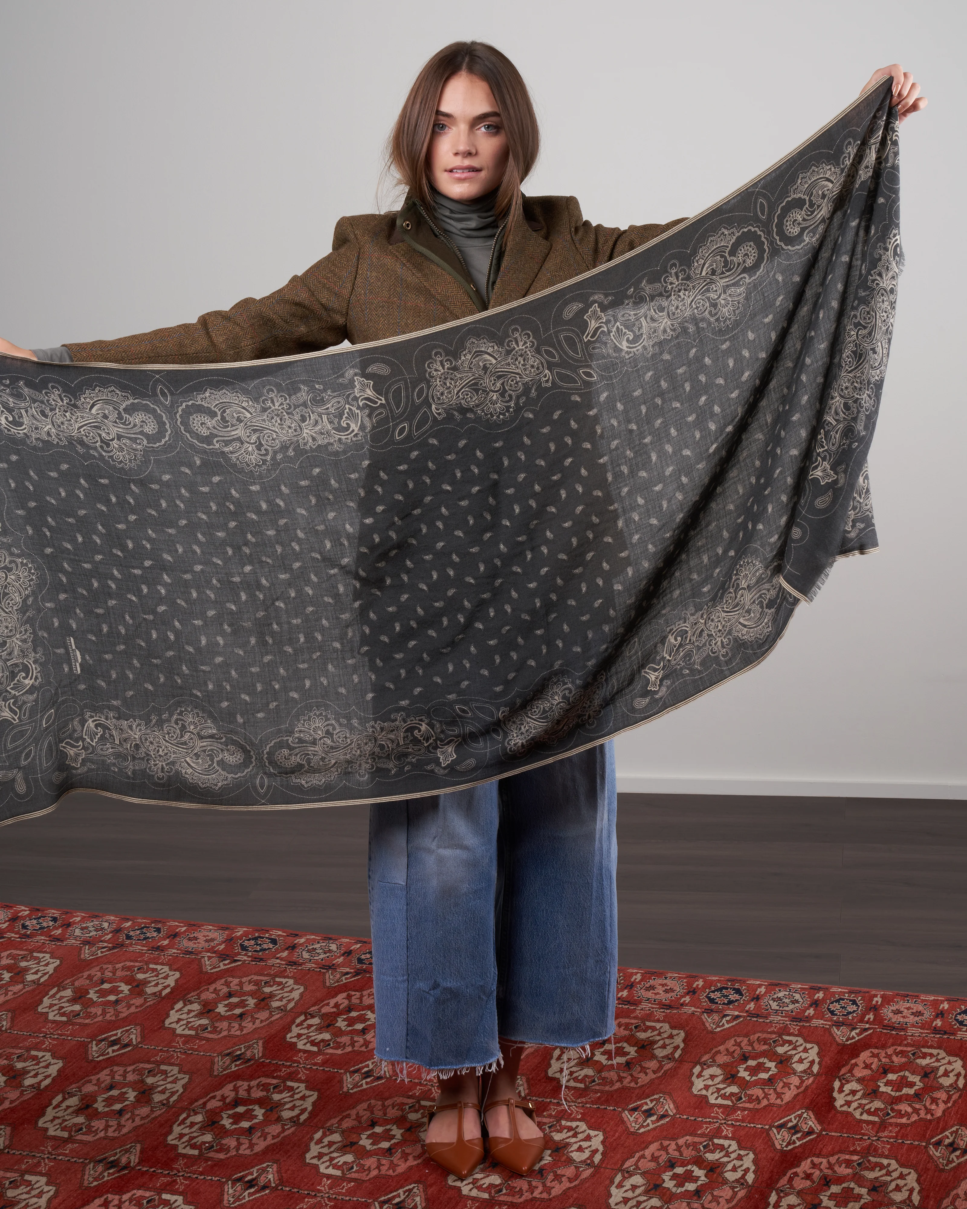 wool scarf - grey shadow - Image 2