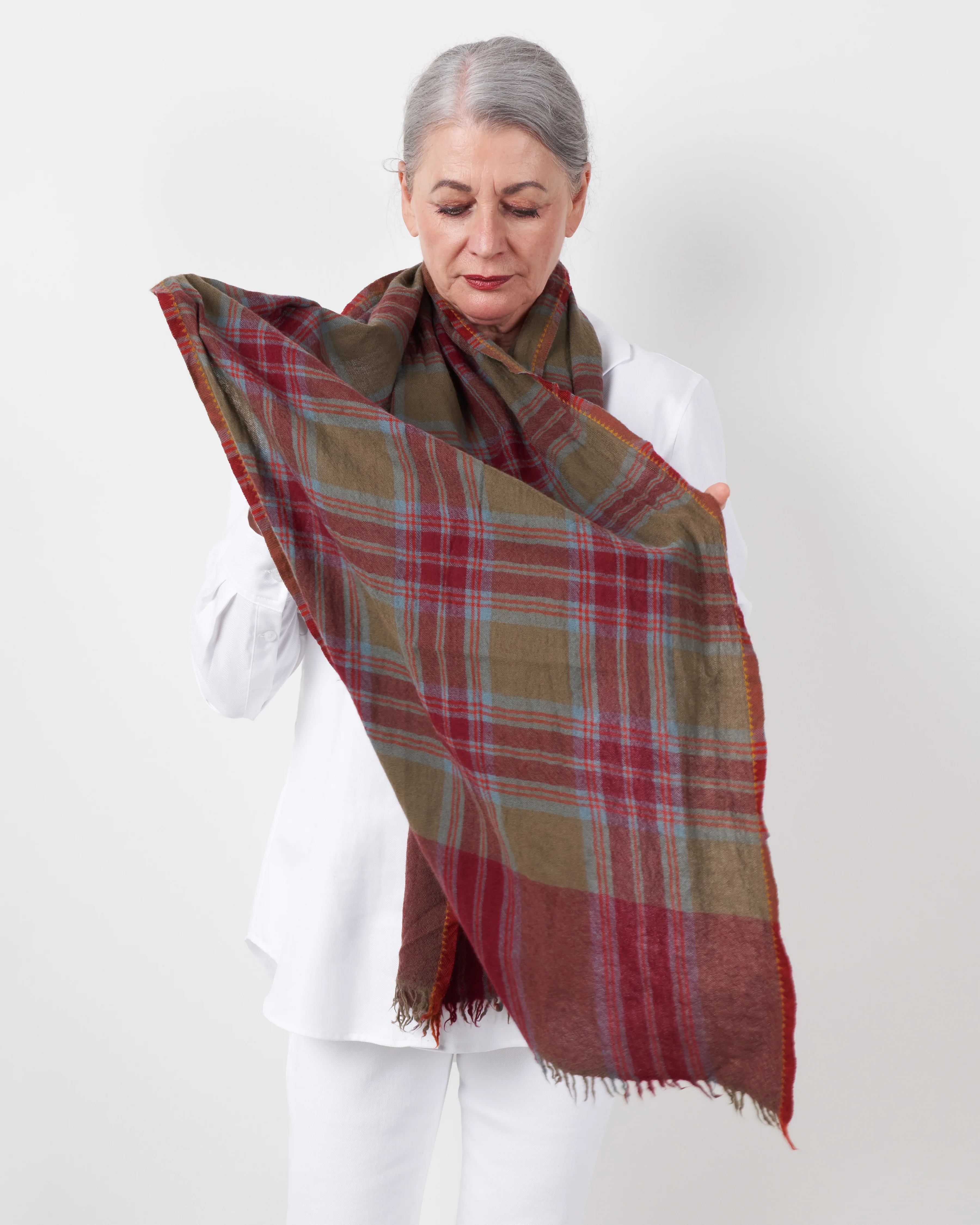 wool cashmere scarf - burgundy - Image 3