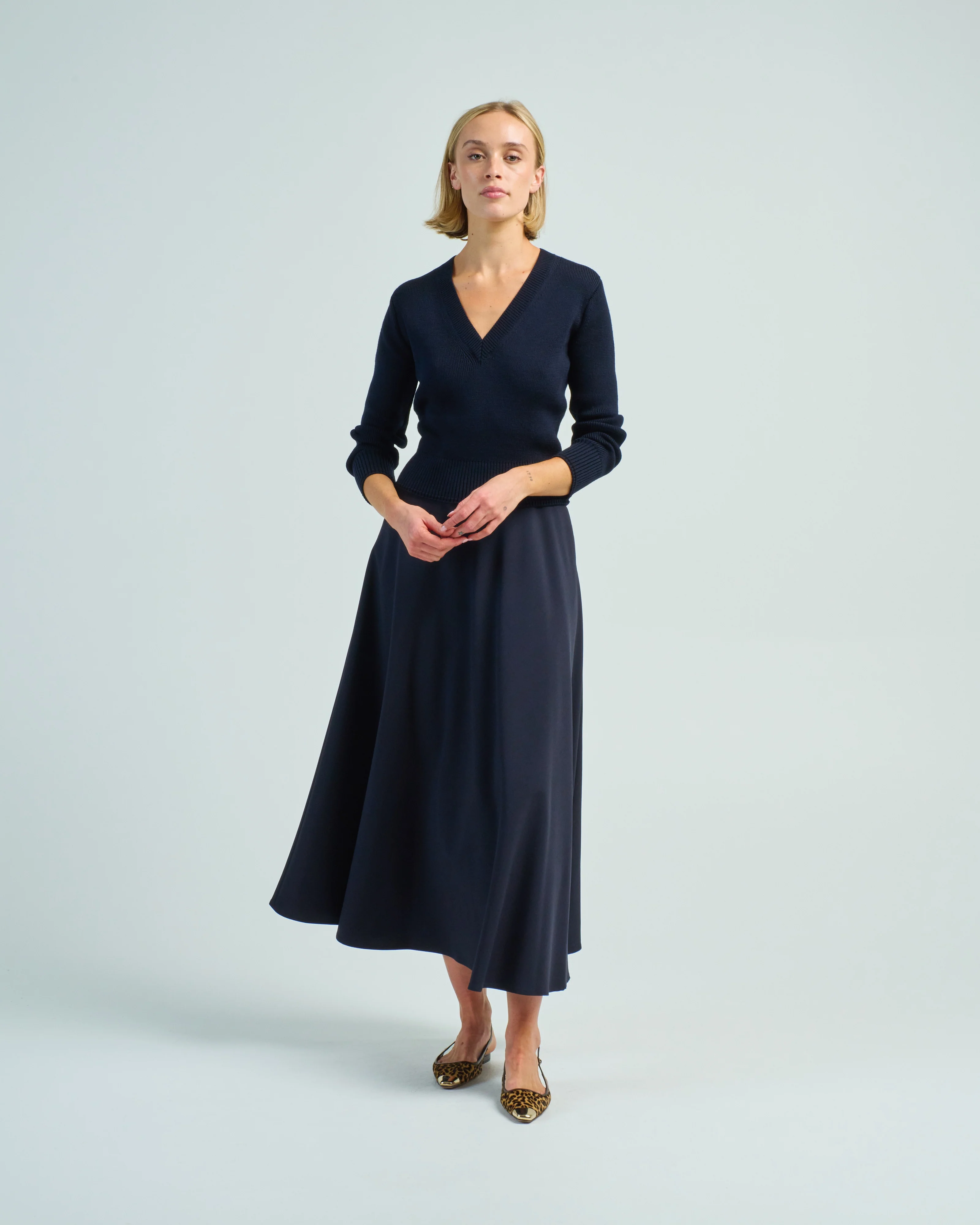 beaute deep v-neck top - Image 2