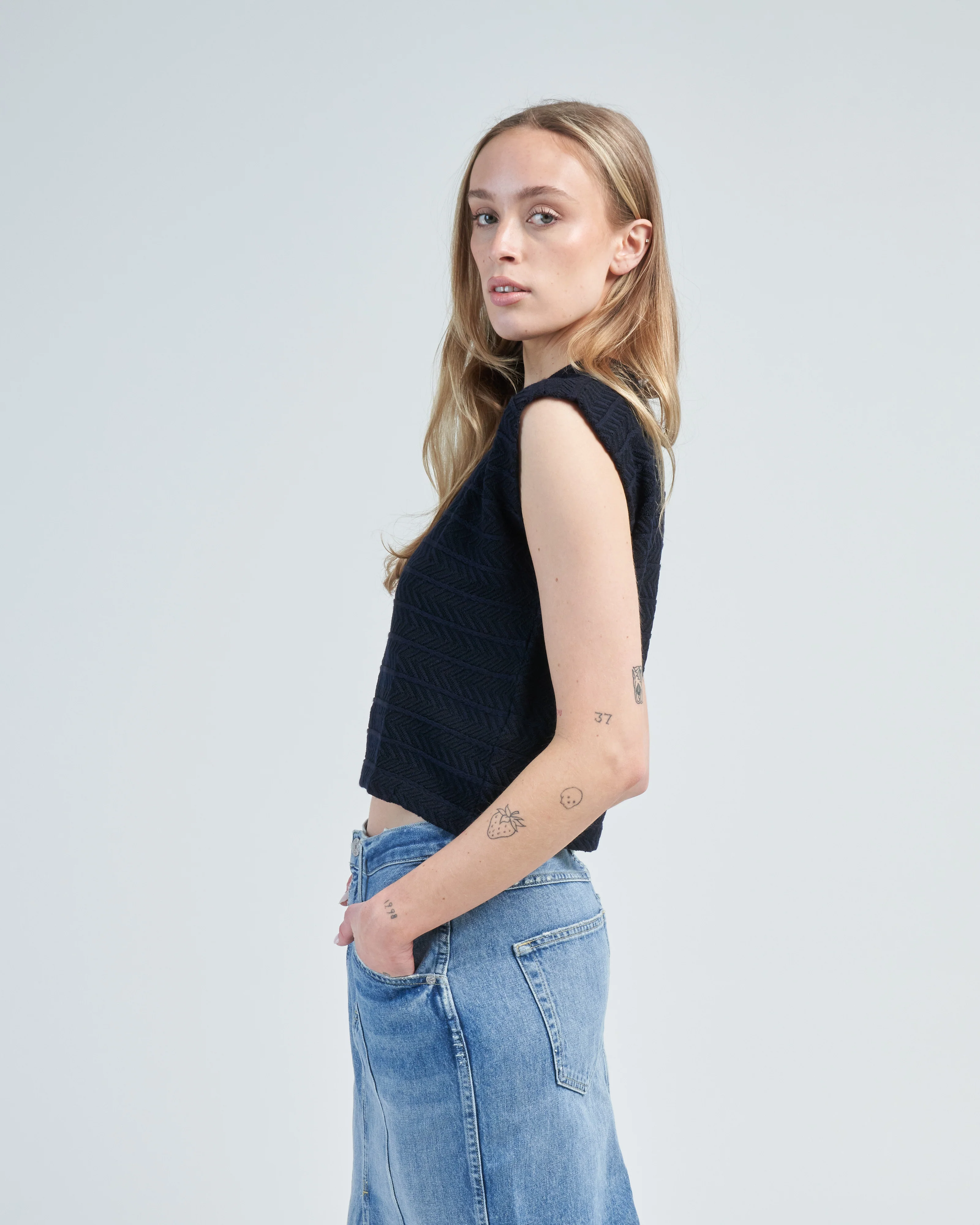 chevron patterned sleeveless top - Image 3