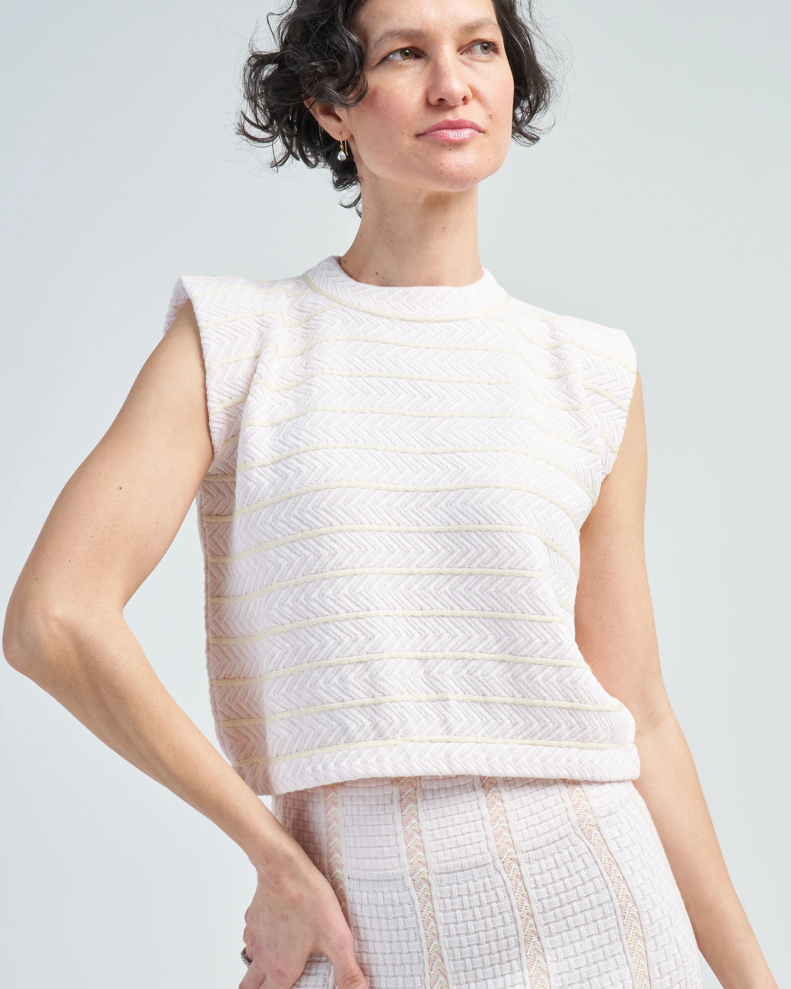 chevron patterned sleeveless top - Image 5