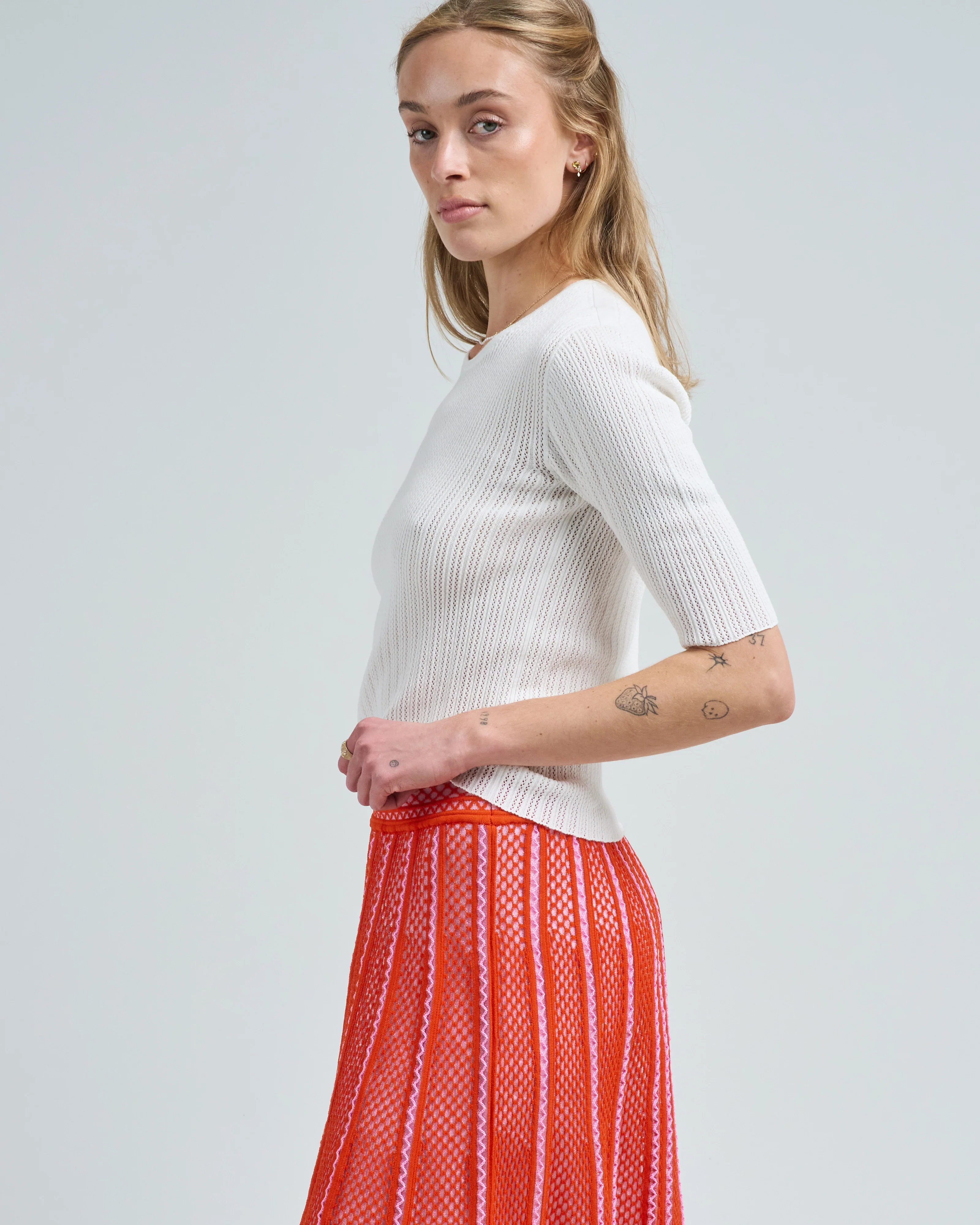 crew neck light laced elbow lenght knit top - Image 4