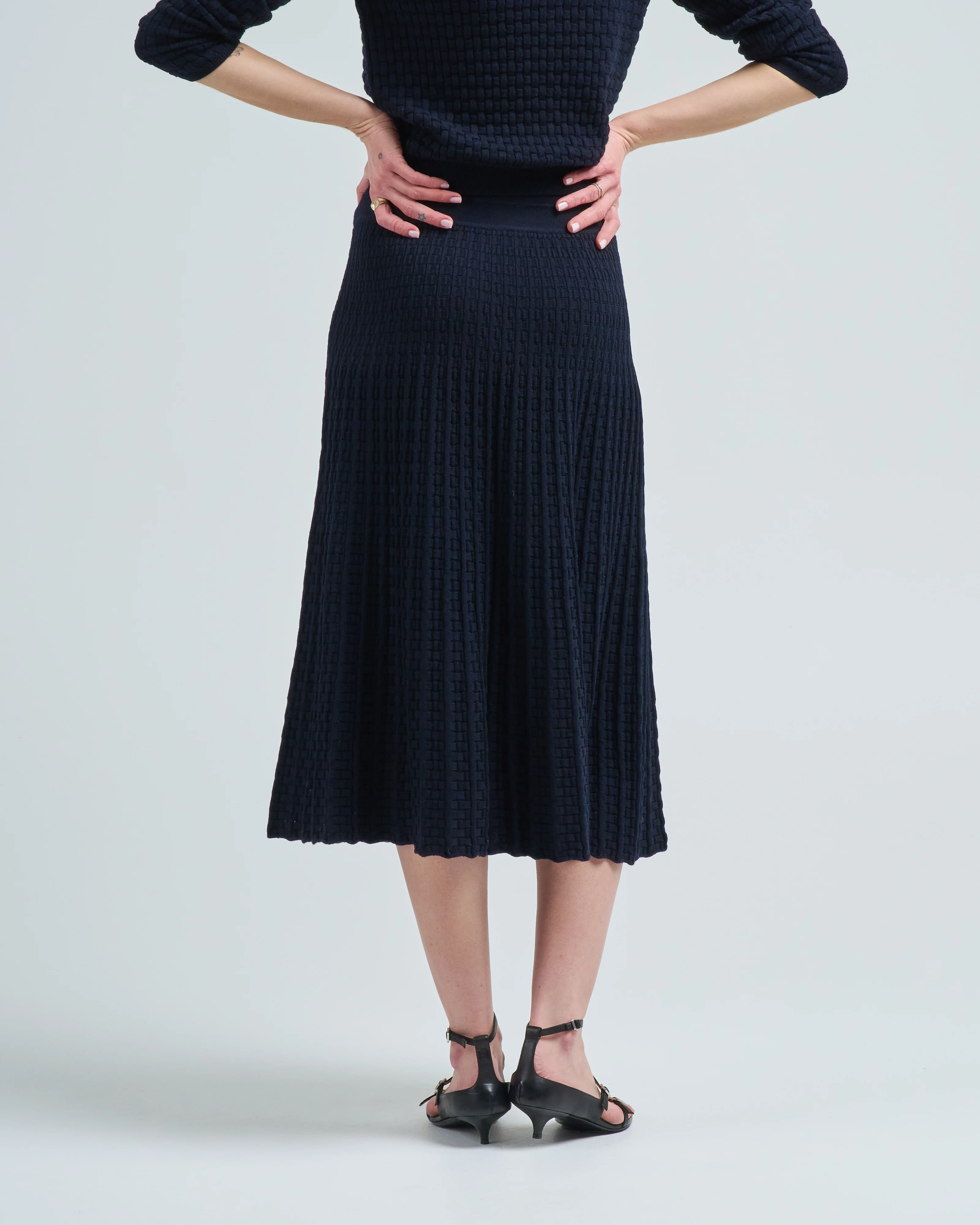 delicate braided stitch knit skirt - Image 4
