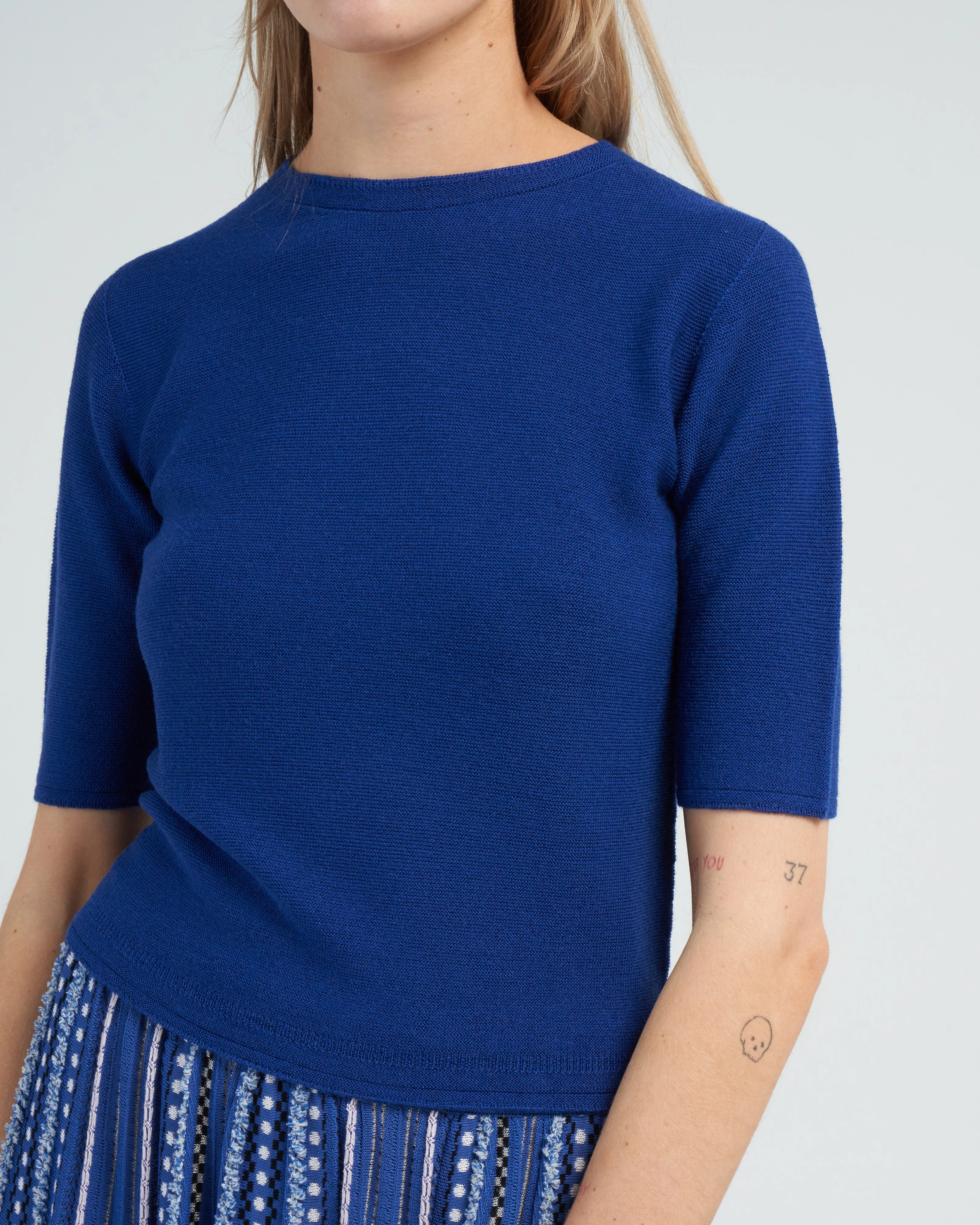 fine top with elbow length sleeves - blue faience - Image 5