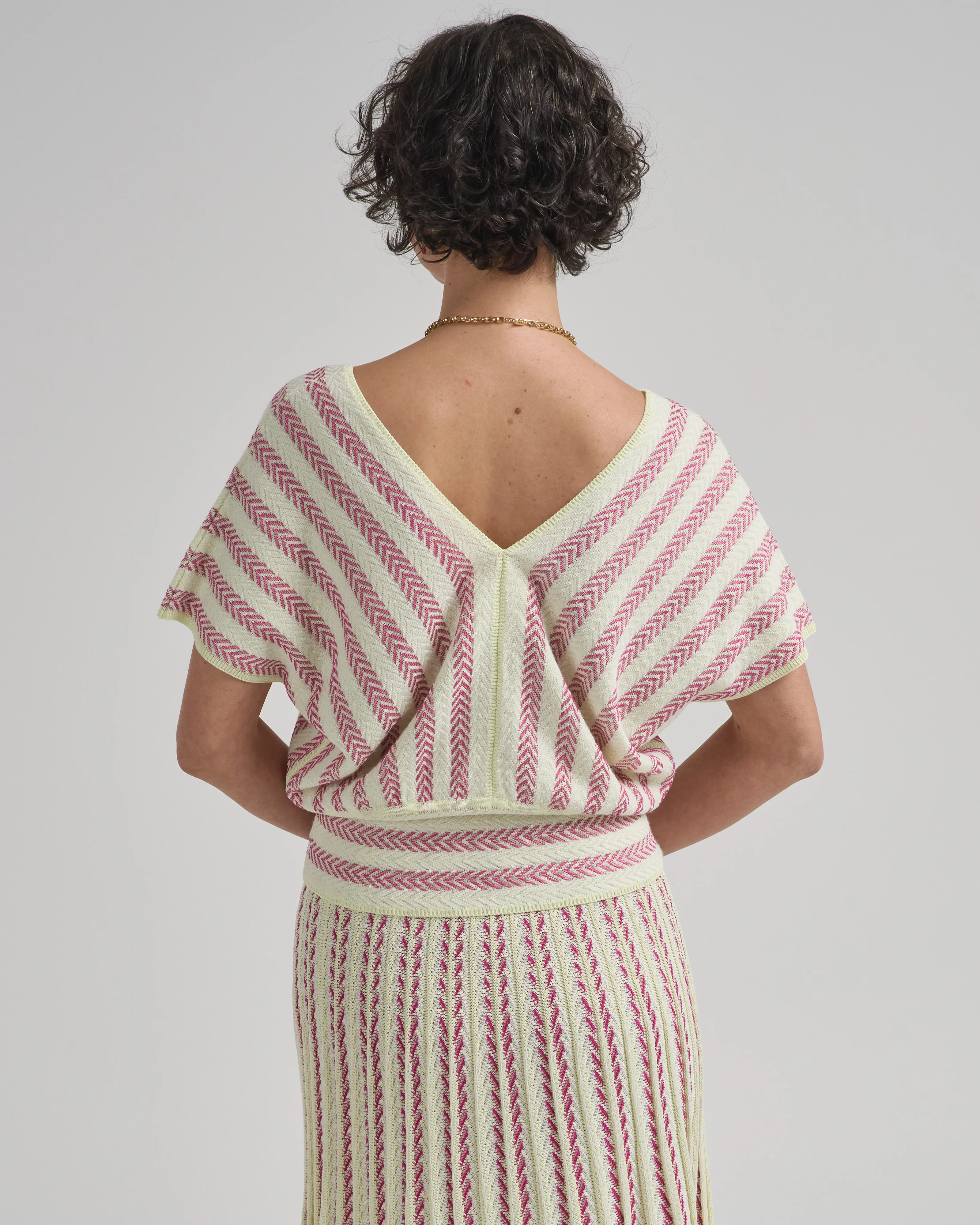 herringbone knit v neck top - Image 4