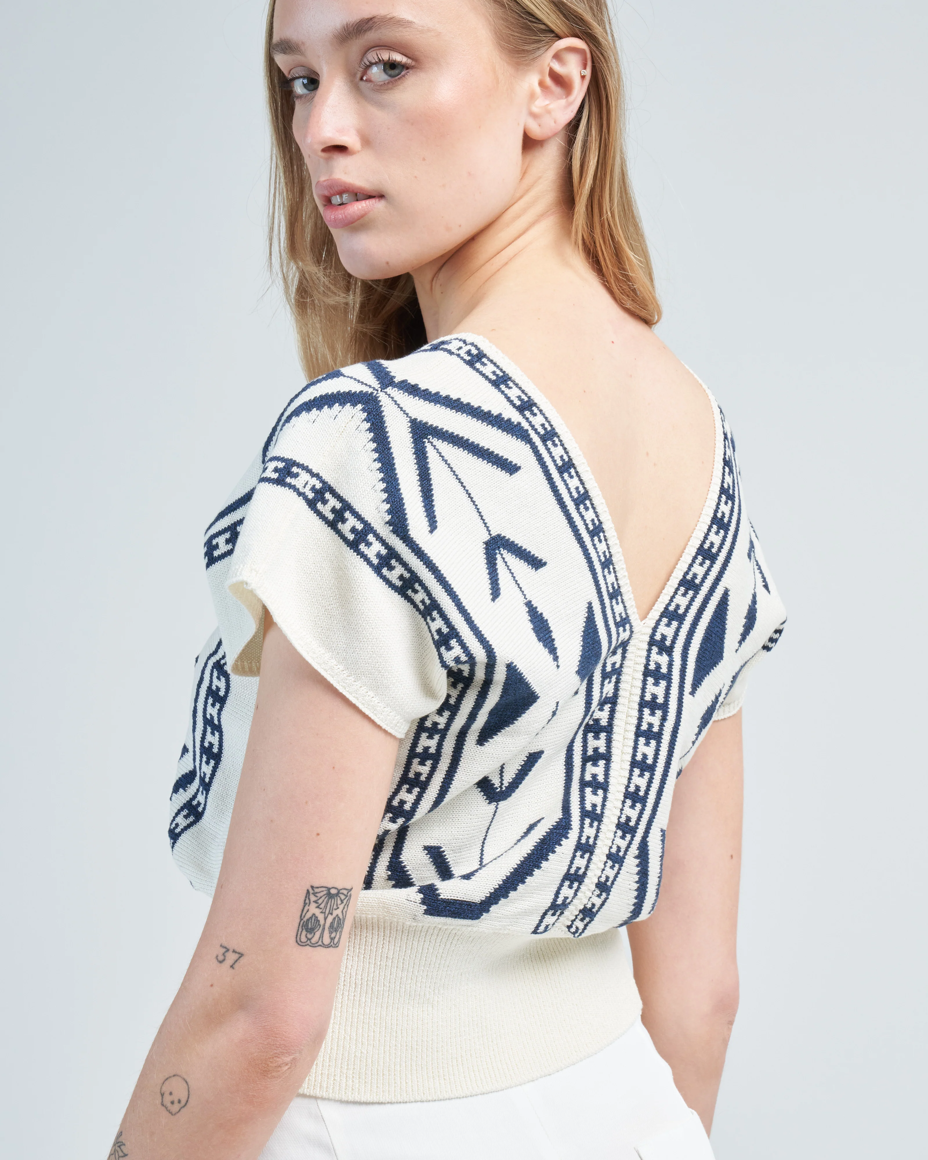 jacquard knit v-neck top - Image 5