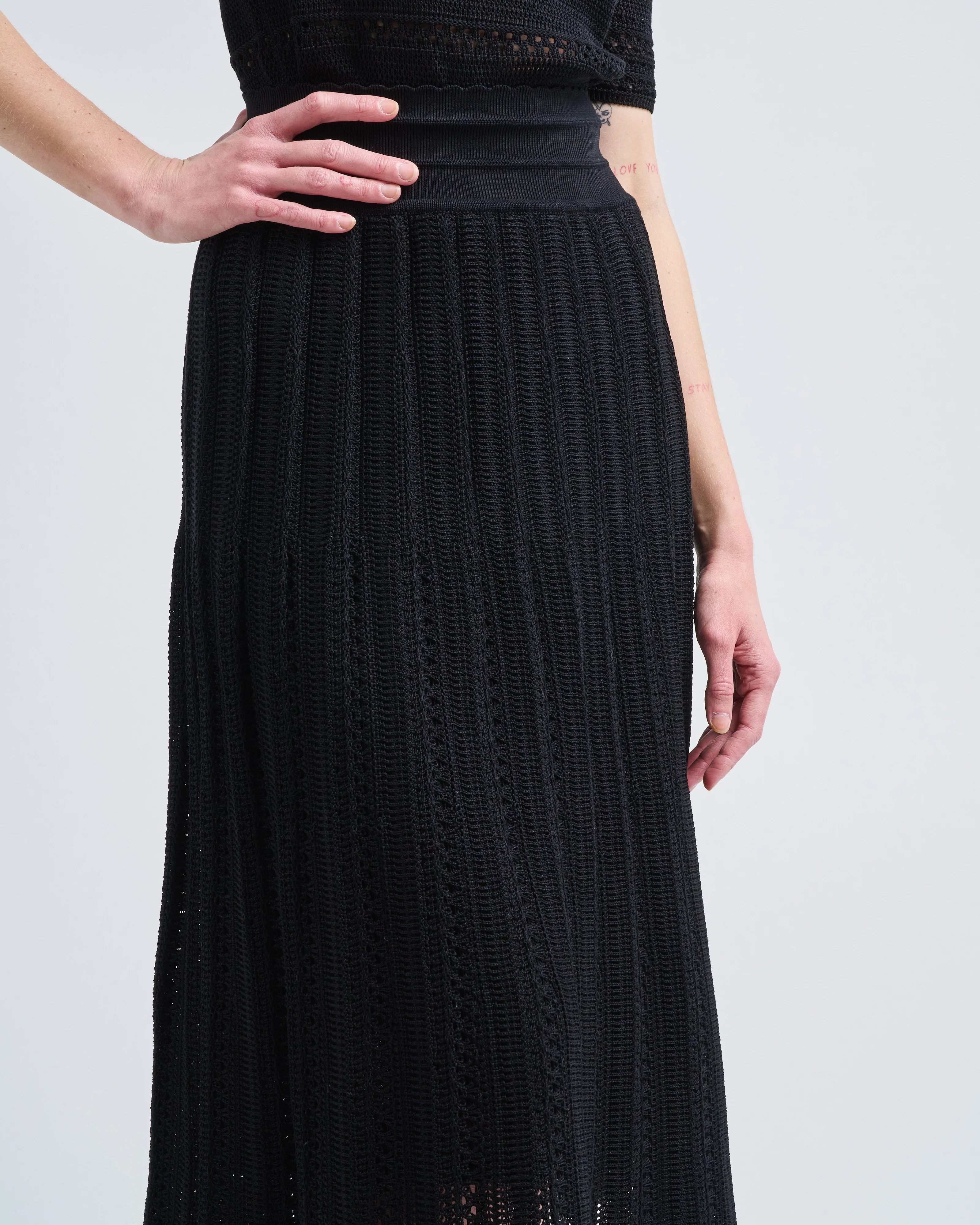 long skirt with macrame stitch - Image 5