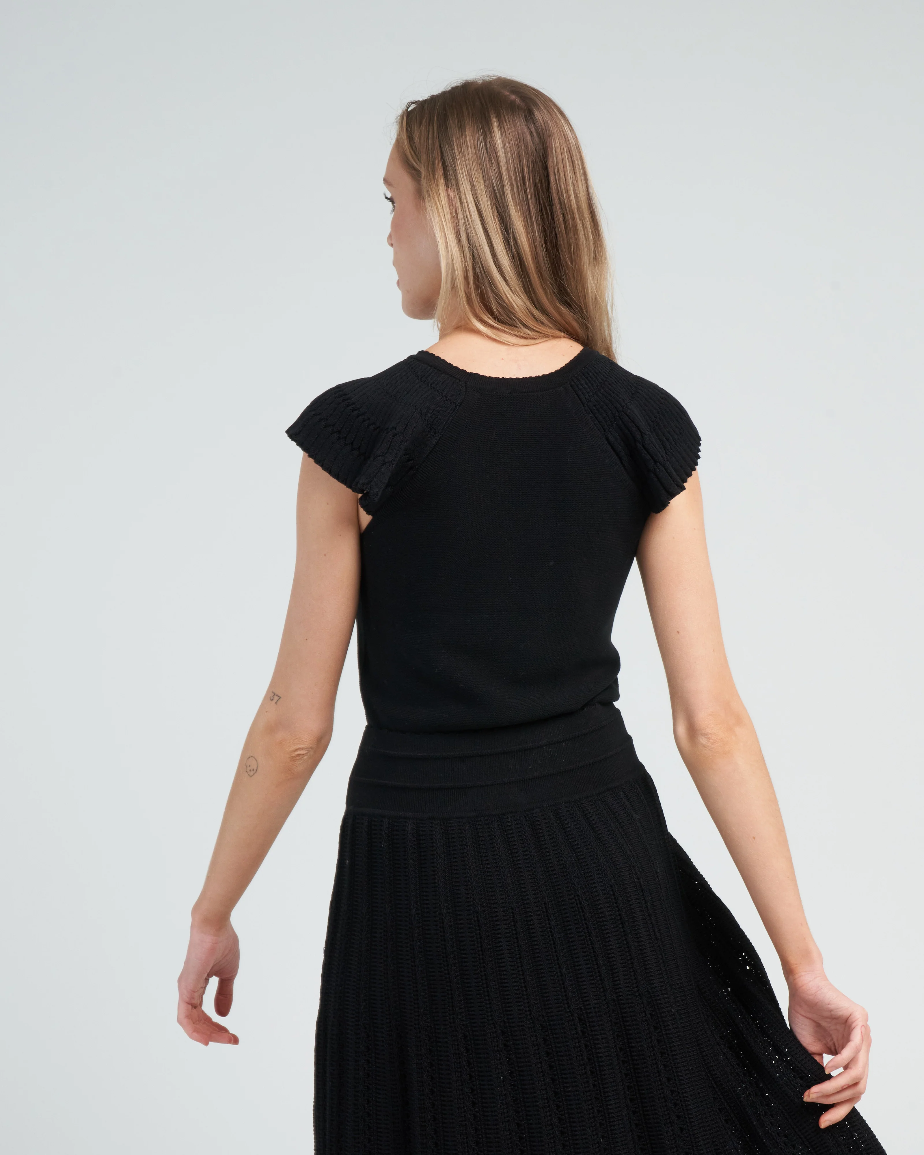 ruffled raglan - deep black - Image 5