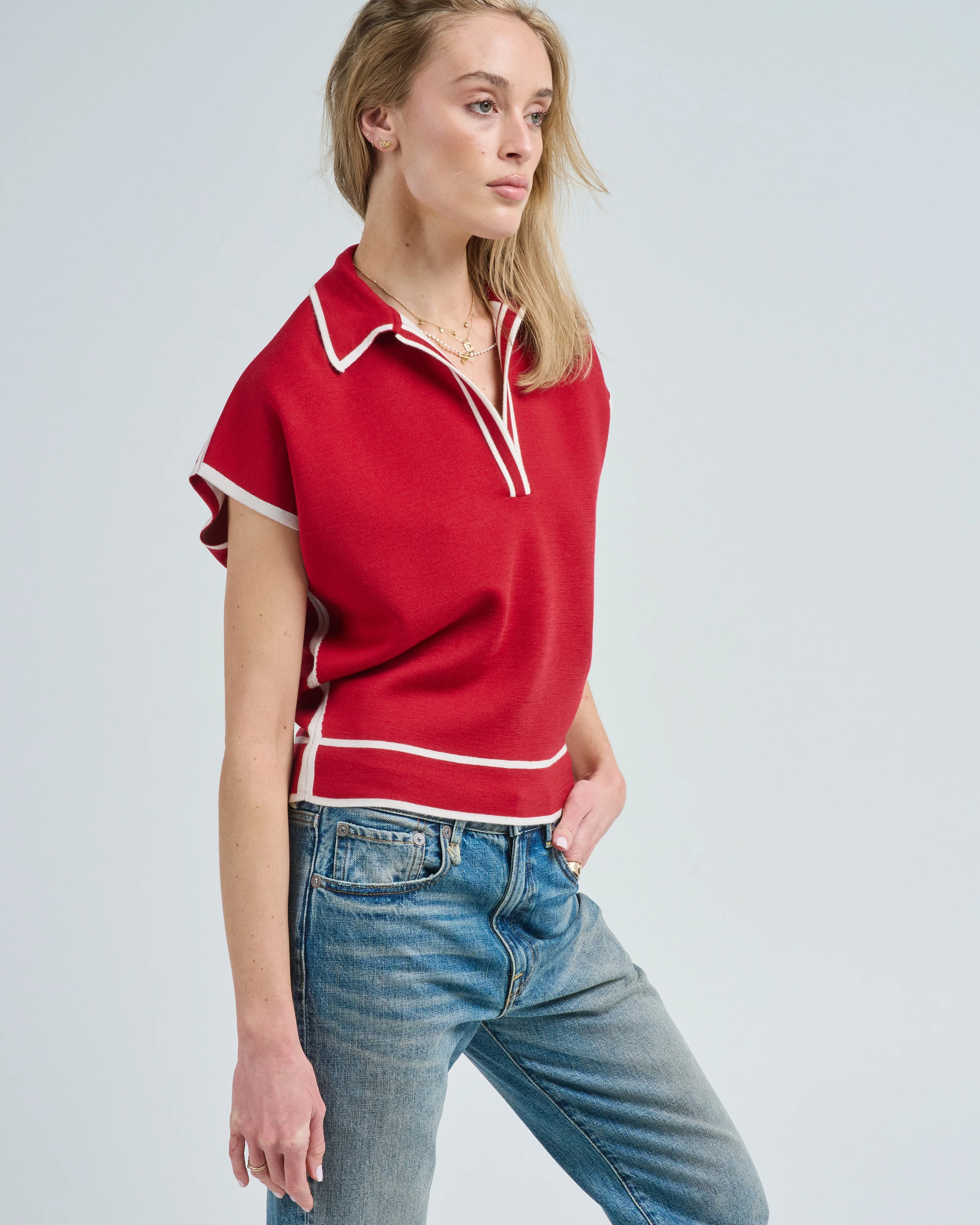 sleeveless knit top with contrasted lines - Image 4