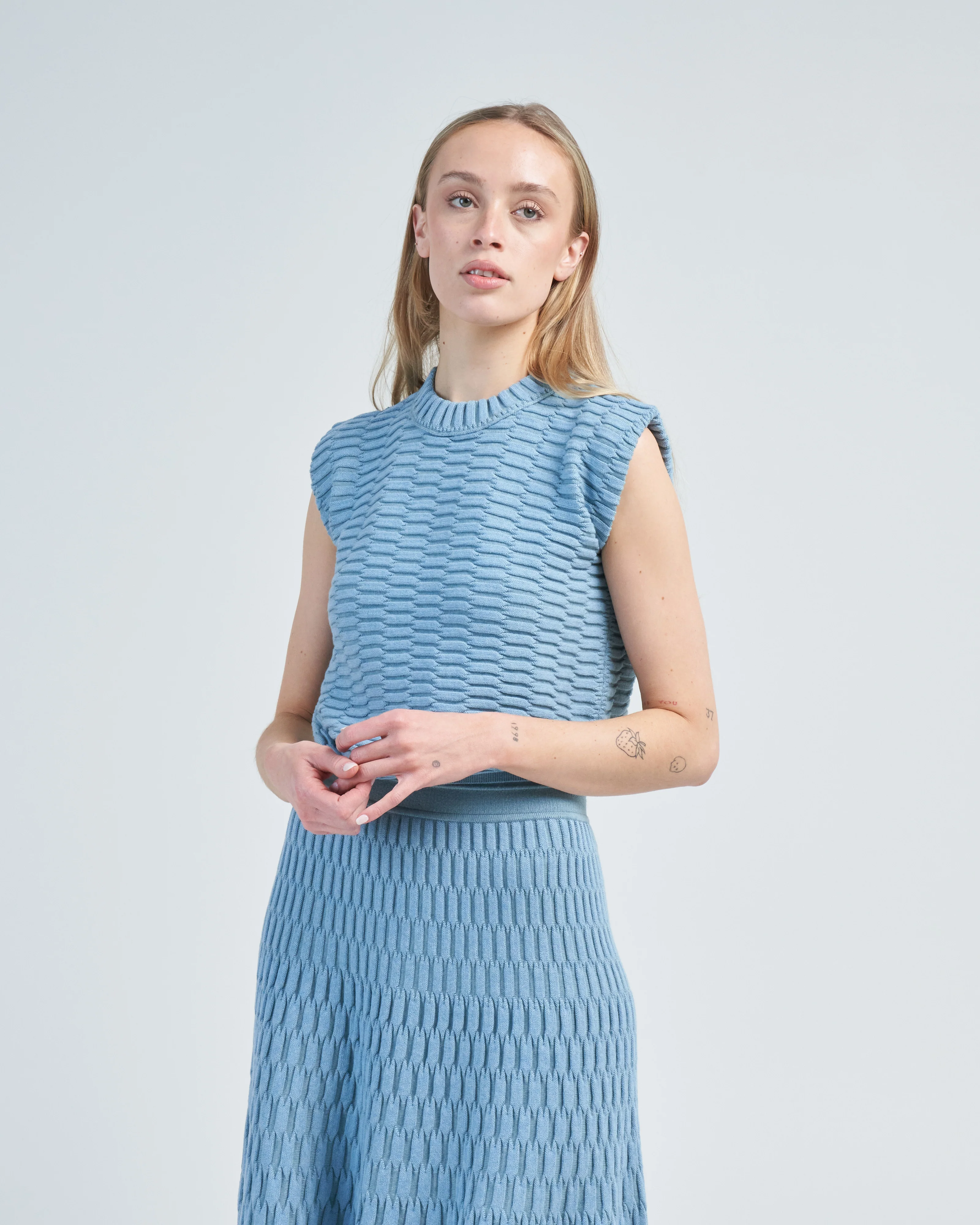 sleeveless structured top in zellige stitch - Image 2