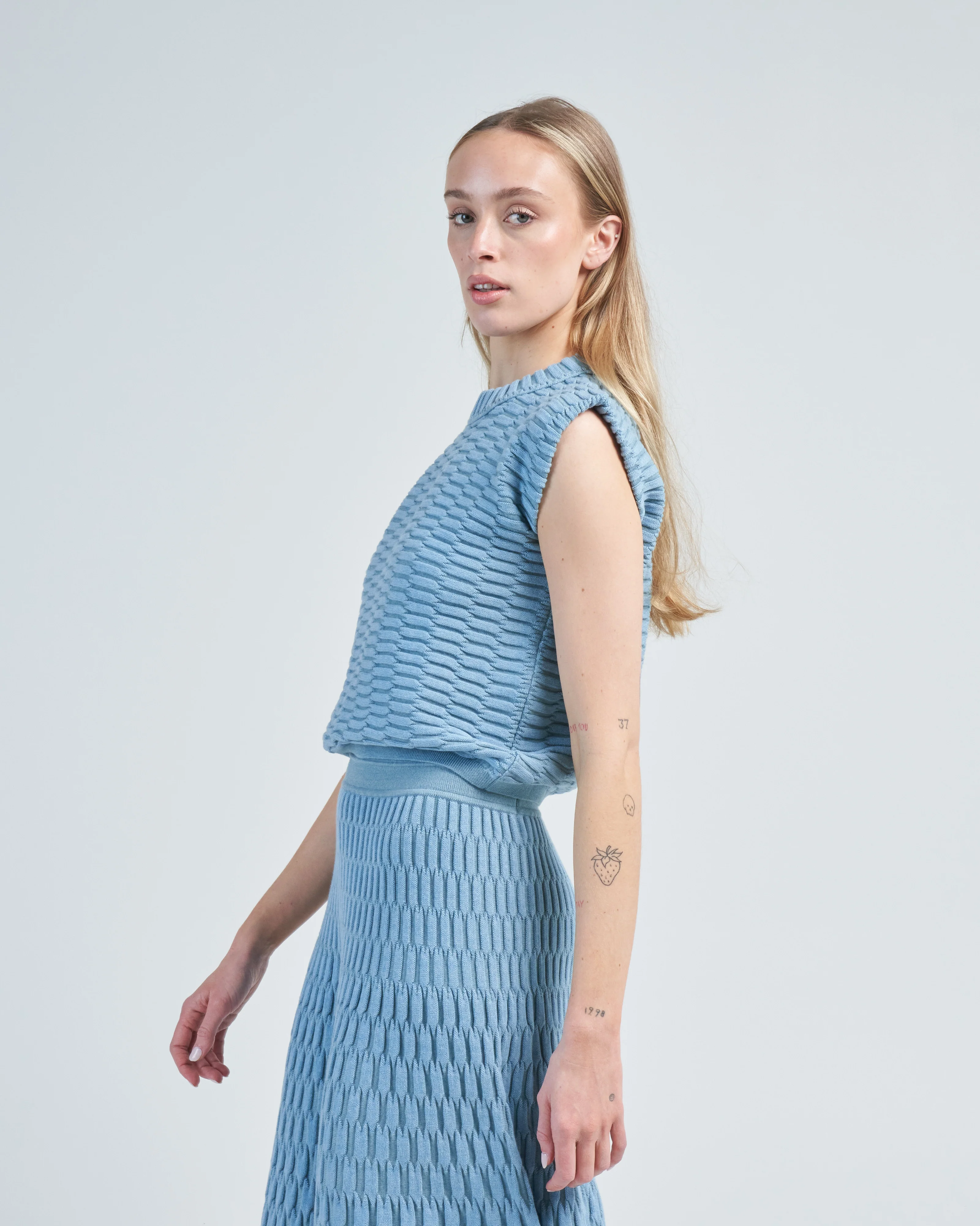 sleeveless structured top in zellige stitch - Image 3