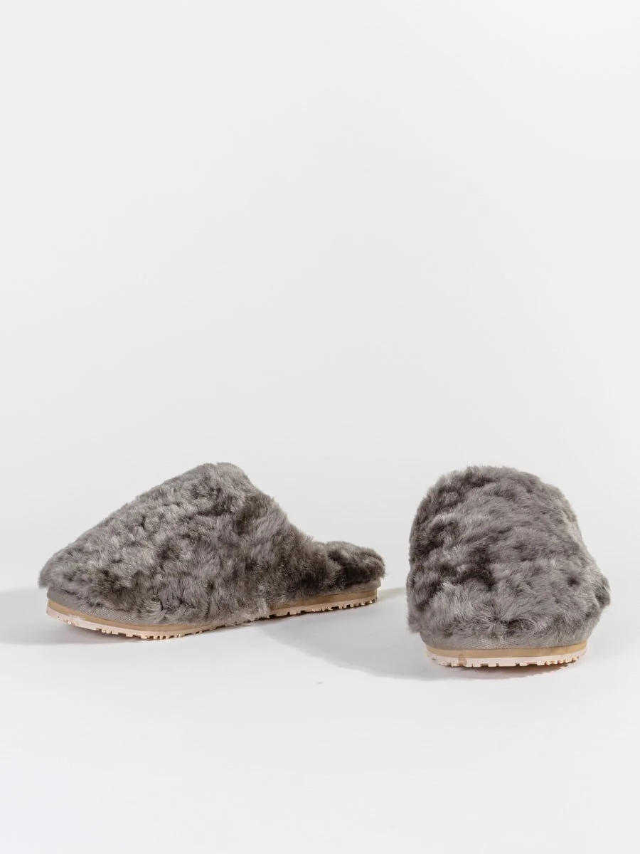 fur slipper - charcoal - Image 6