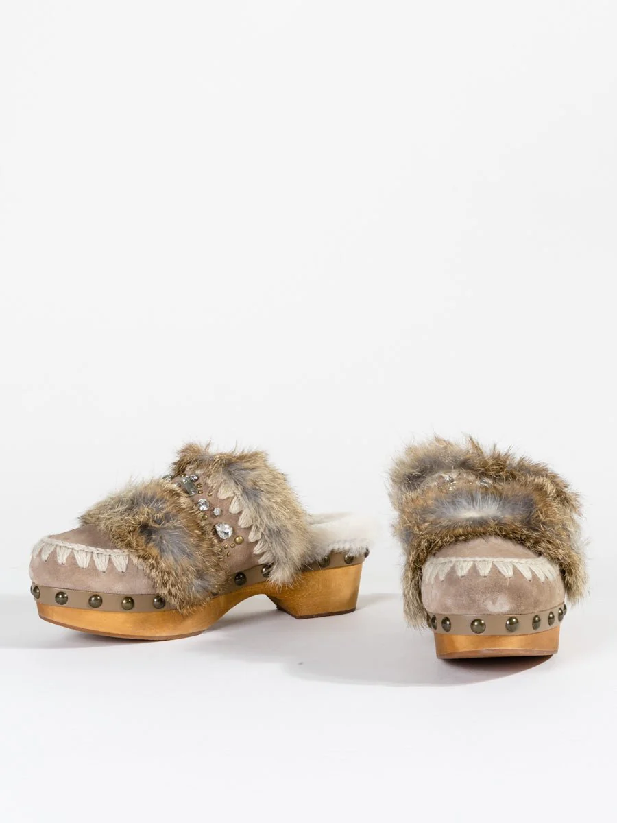 clog with rabbit trim - Image 6