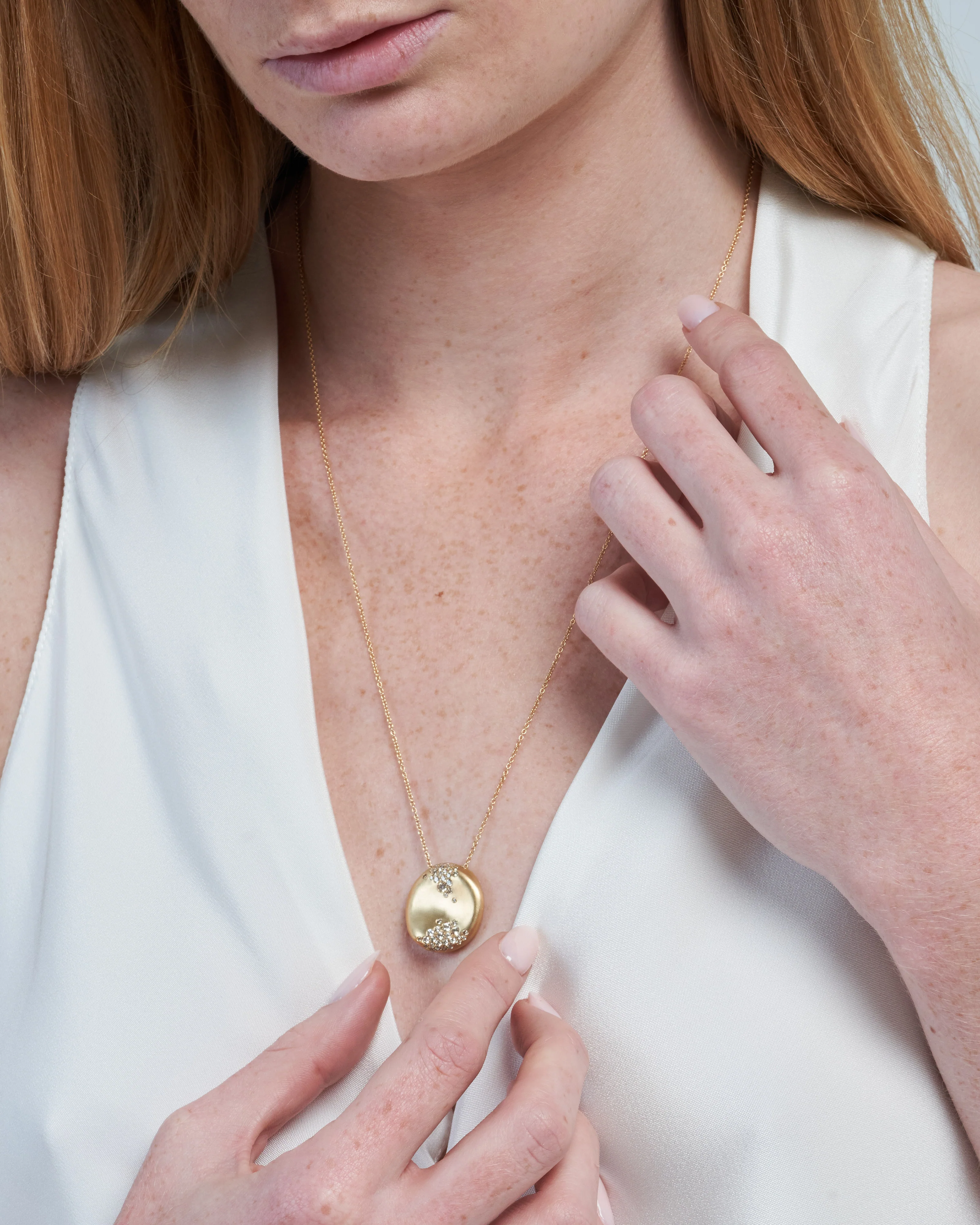 storm winter round necklace - gold/champagne diamonds - Image 2
